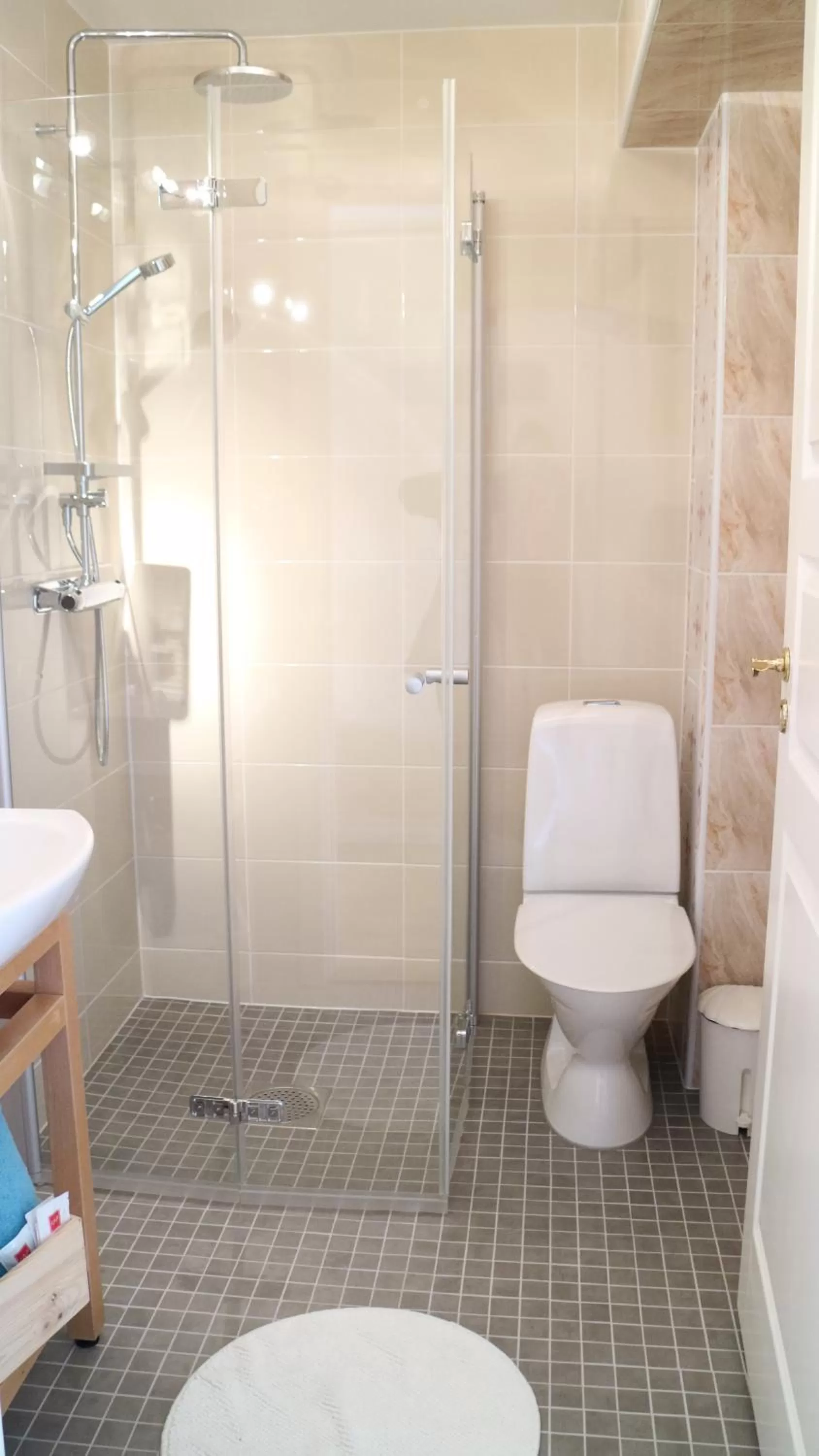 Shower in Vänerport Lakefront Hotell