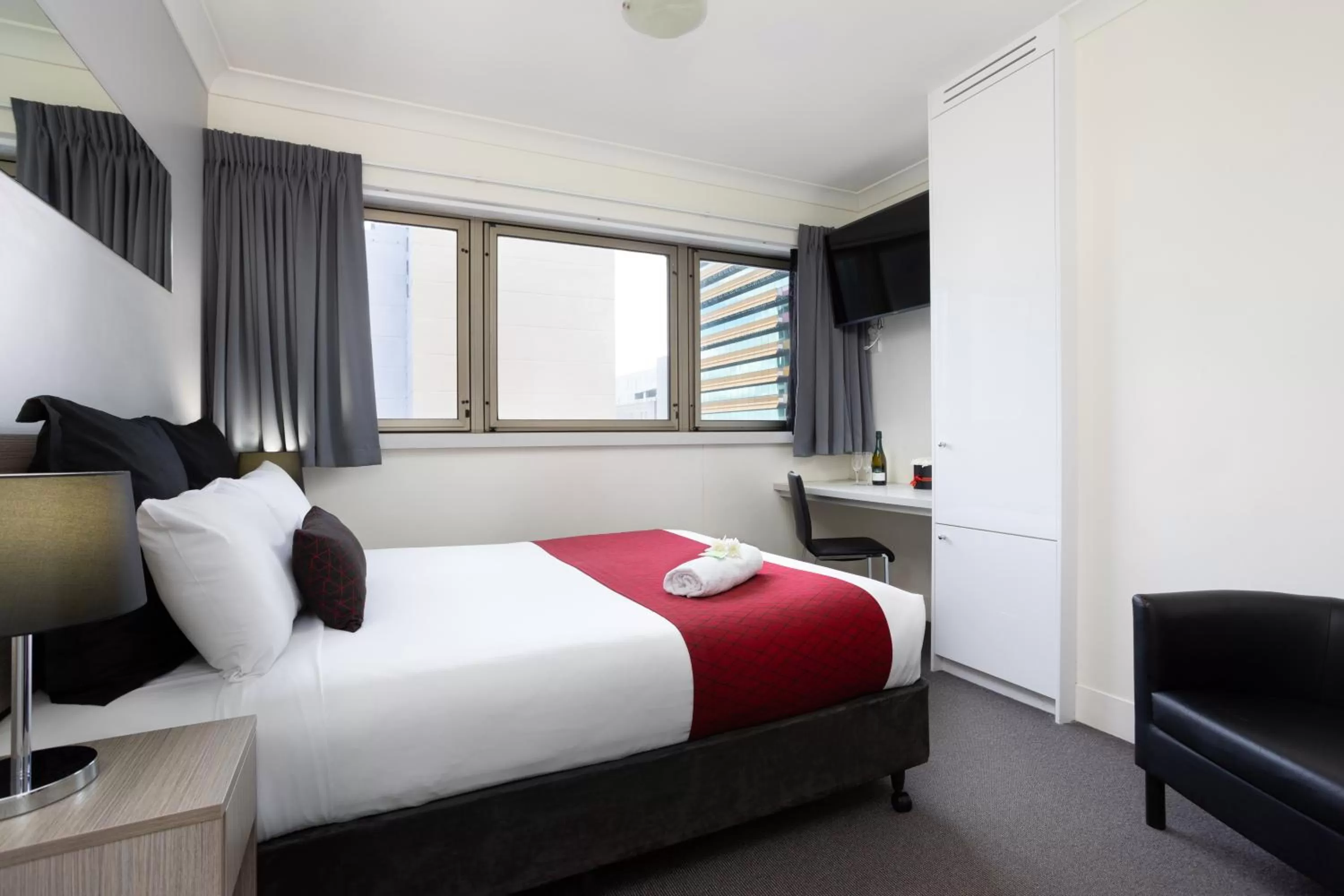 Photo of the whole room, Bed in George Hotel Brisbane, Independent Collection by EVT