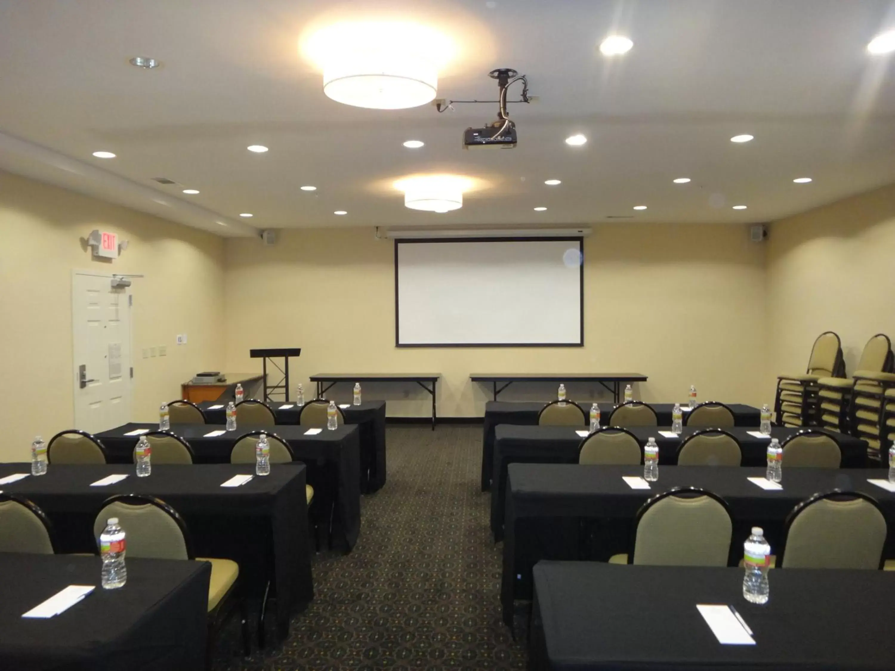 Meeting/conference room in Candlewood Suites Decatur Medical Center, an IHG Hotel