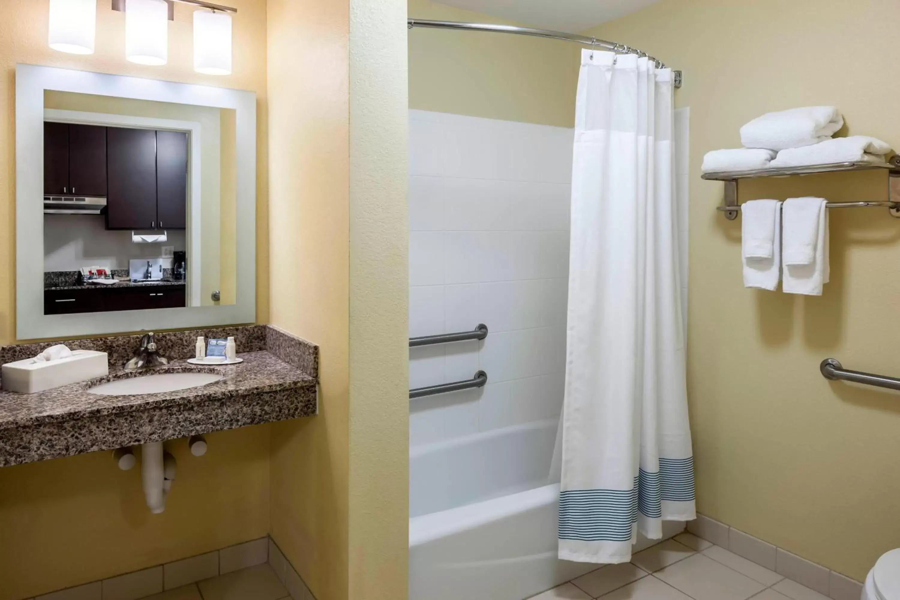 Bathroom in TownePlace Suites Columbus