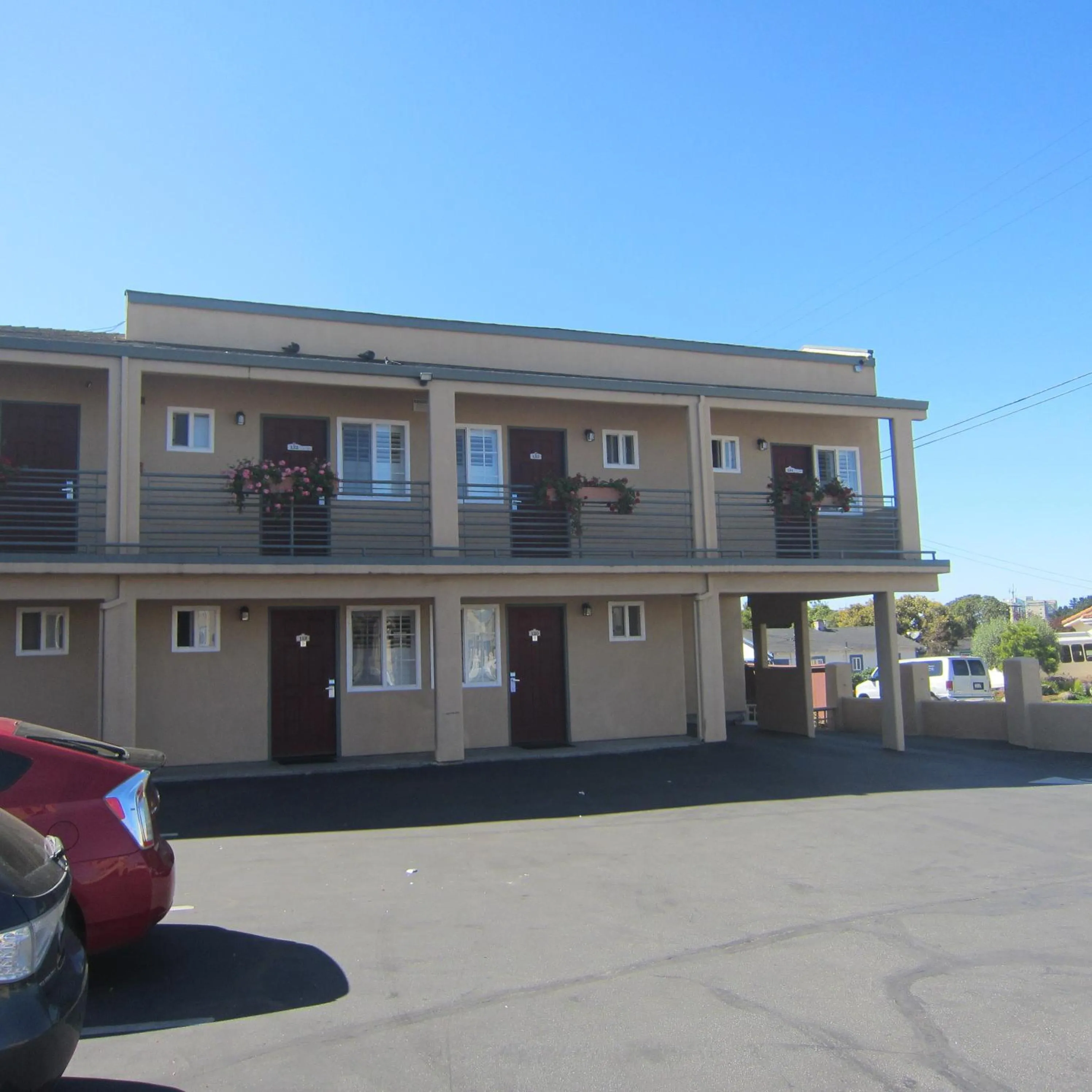 Property building in Pacific Best Inn