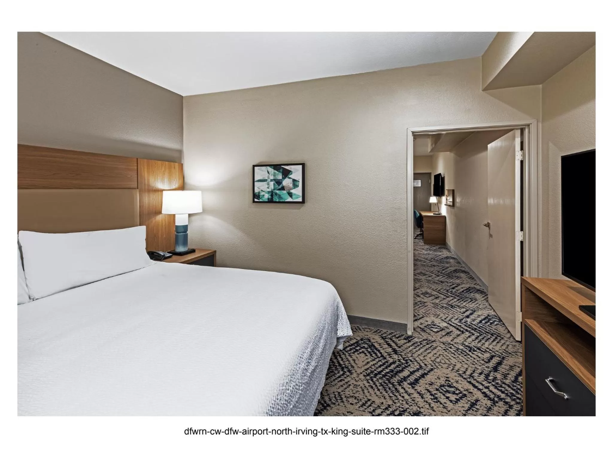 Communal lounge/ TV room, Bed in Candlewood Suites DFW Airport North - Irving by IHG