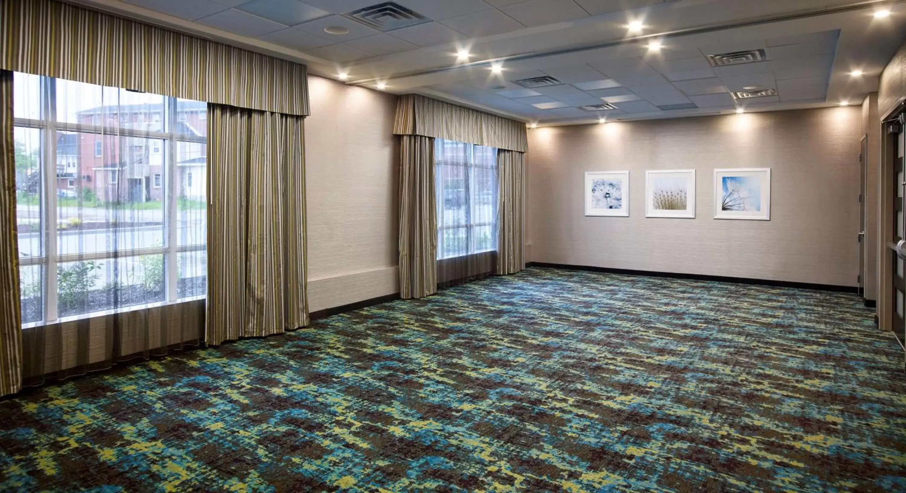 Meeting/conference room in Homewood Suites By Hilton North Bay