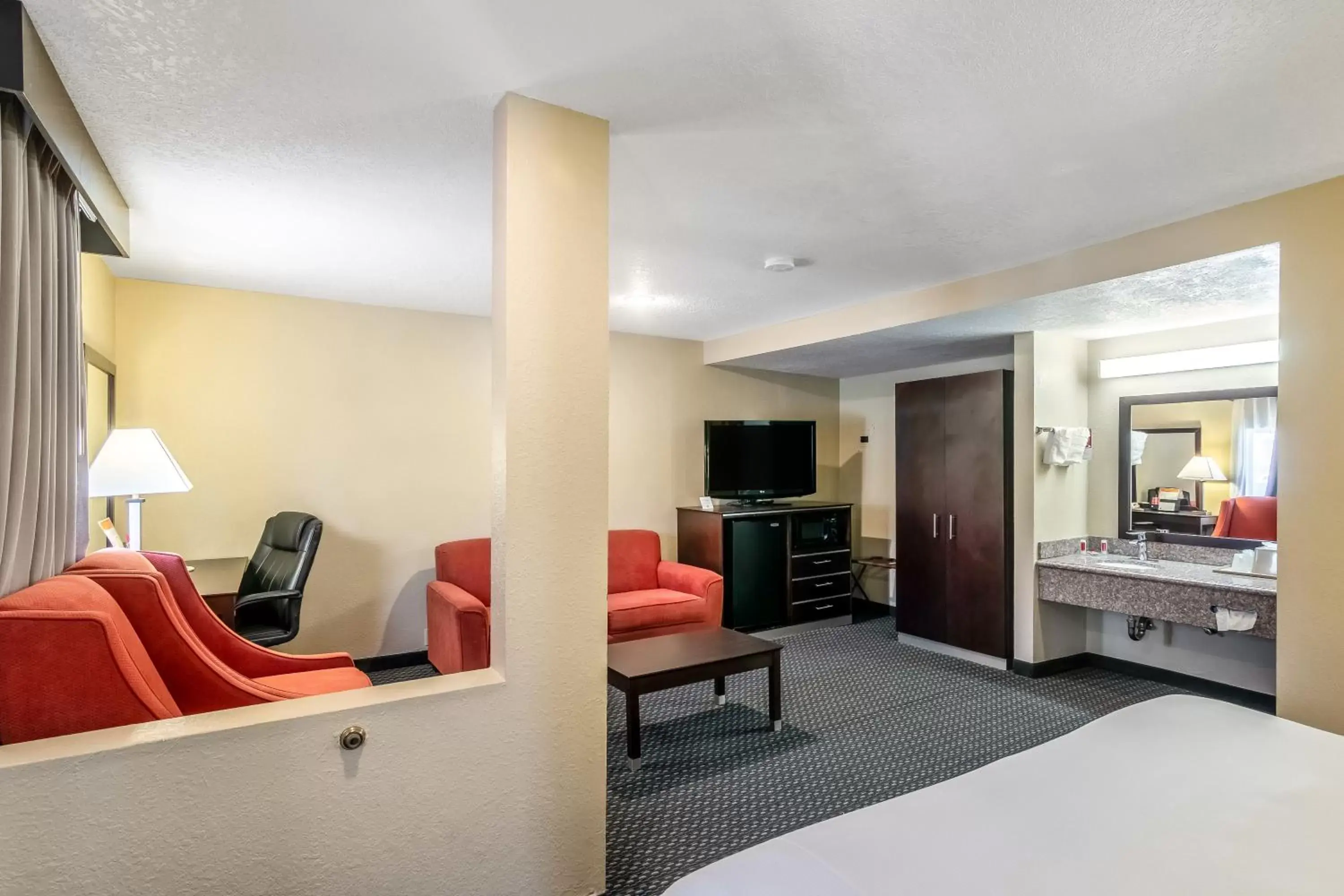 Seating Area in Glenridge Inn Glendale - Pasadena