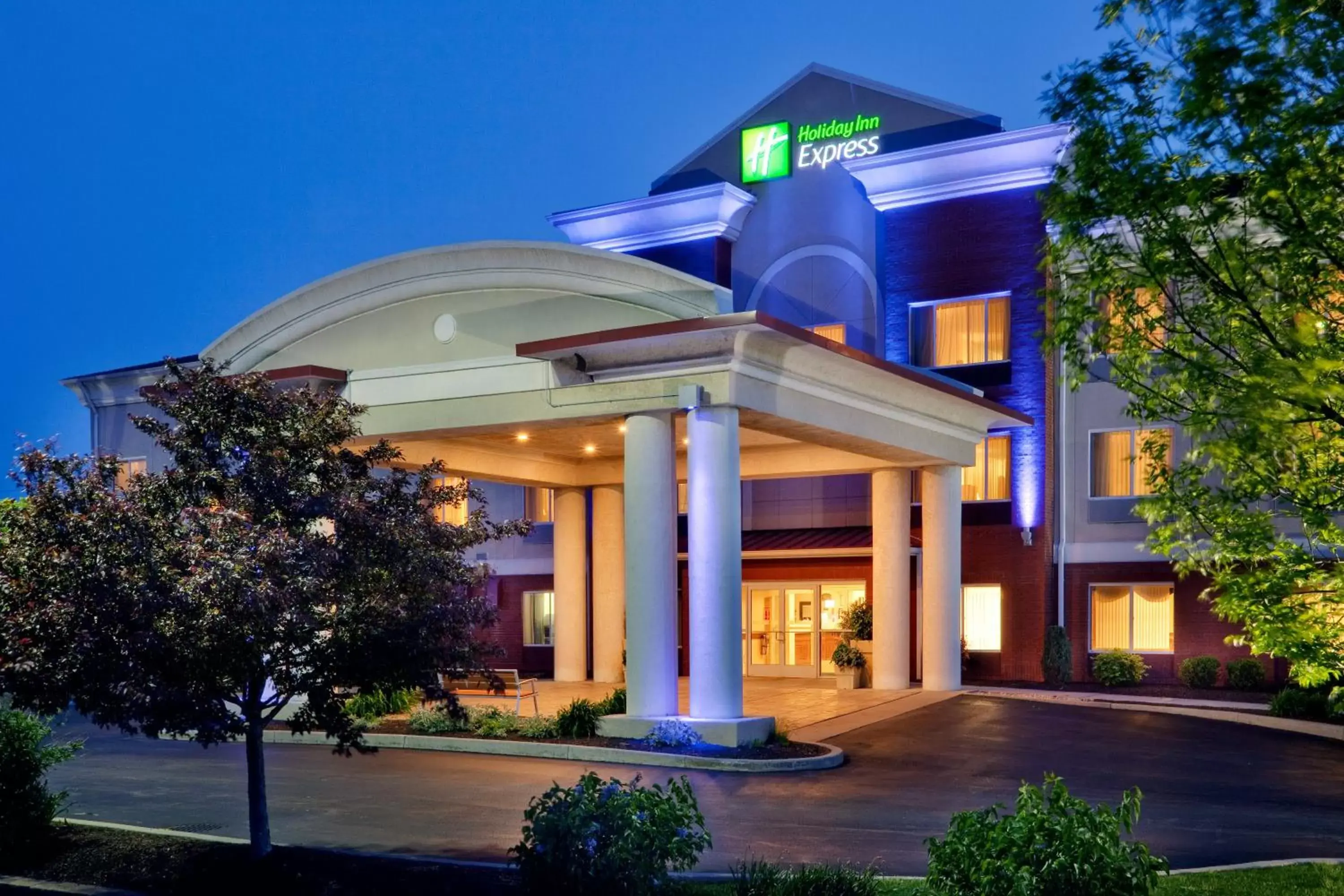 Property Building in Holiday Inn Express Irondequoit, an IHG Hotel