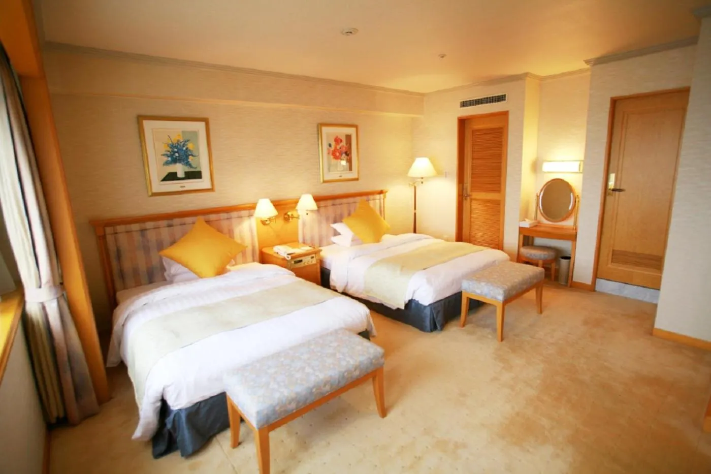 Bed in Okayama International Hotel