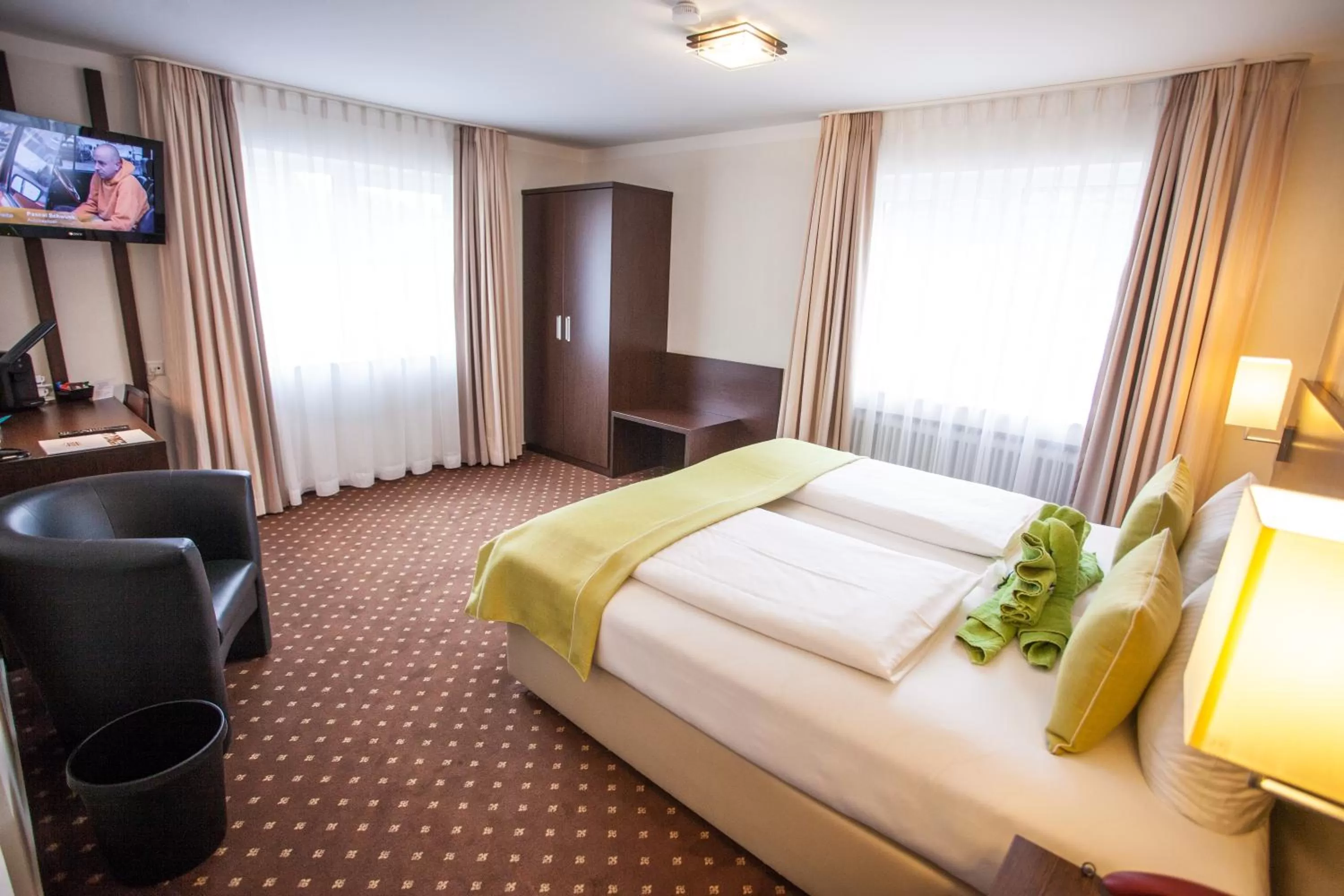 Photo of the whole room, Bed in Hotel Ochsen