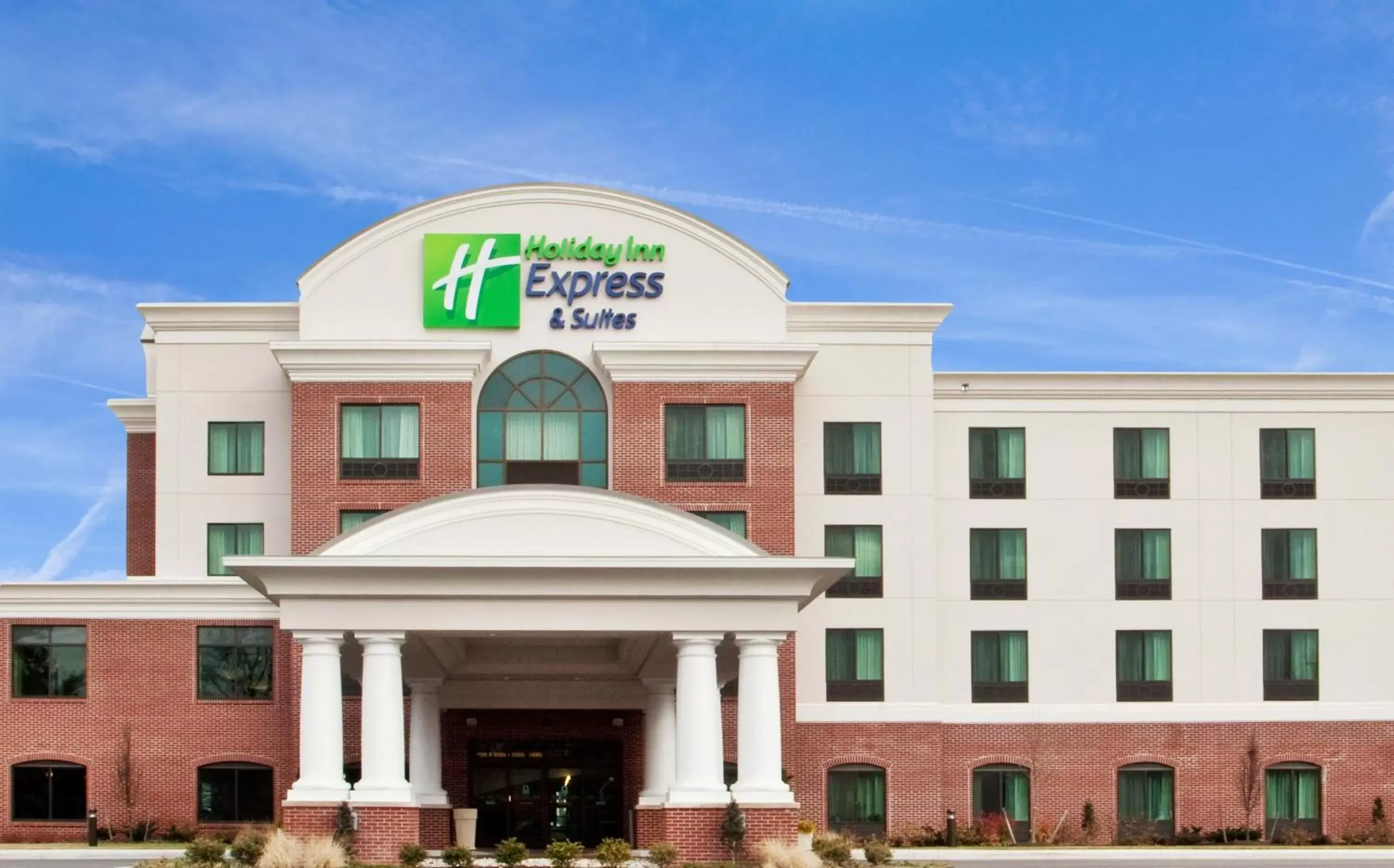 Property Building in Holiday Inn Express & Suites Wilmington-Newark, an IHG Hotel