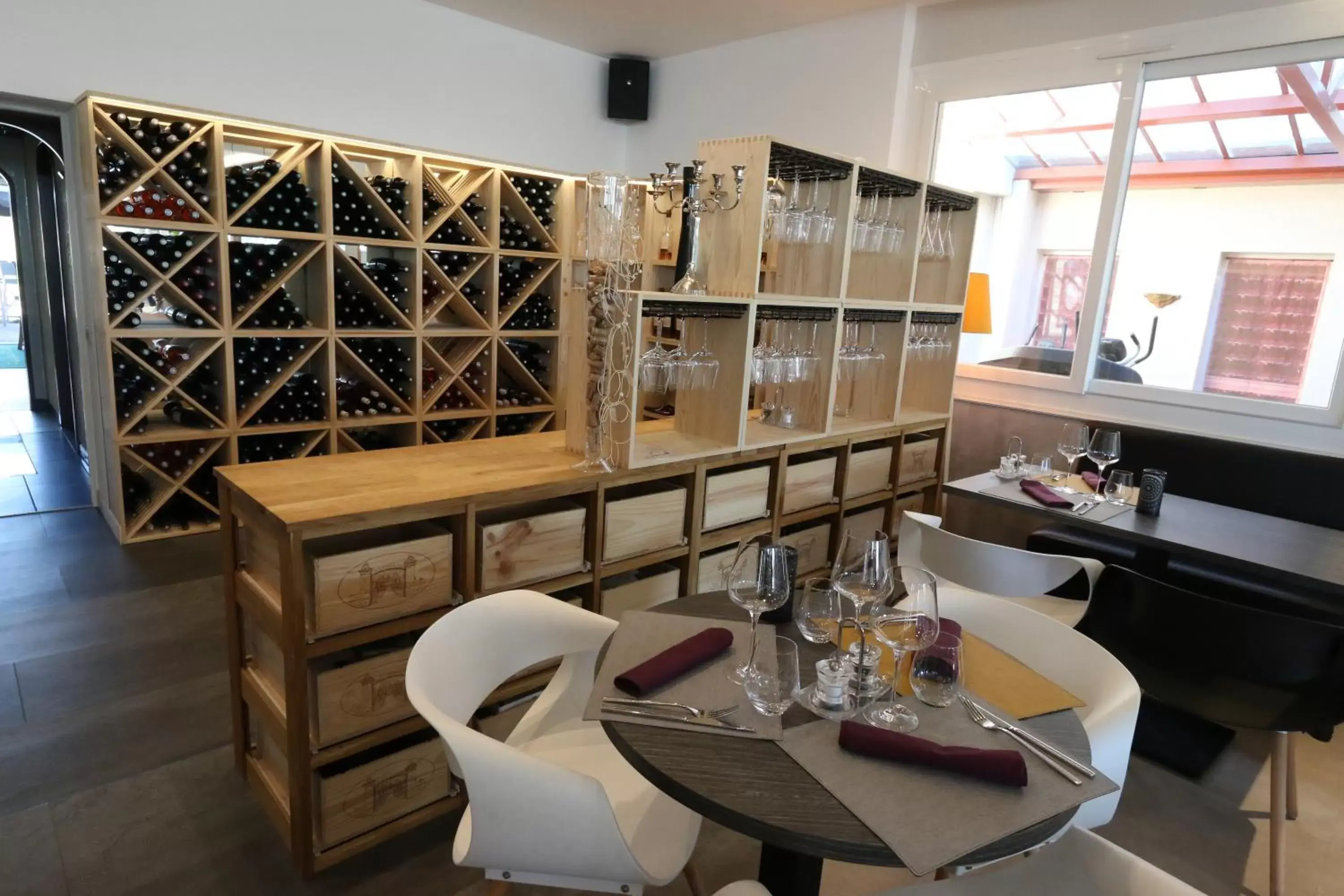 Restaurant/Places to Eat in Logis Centrotel et Spa Bulles d'Allier