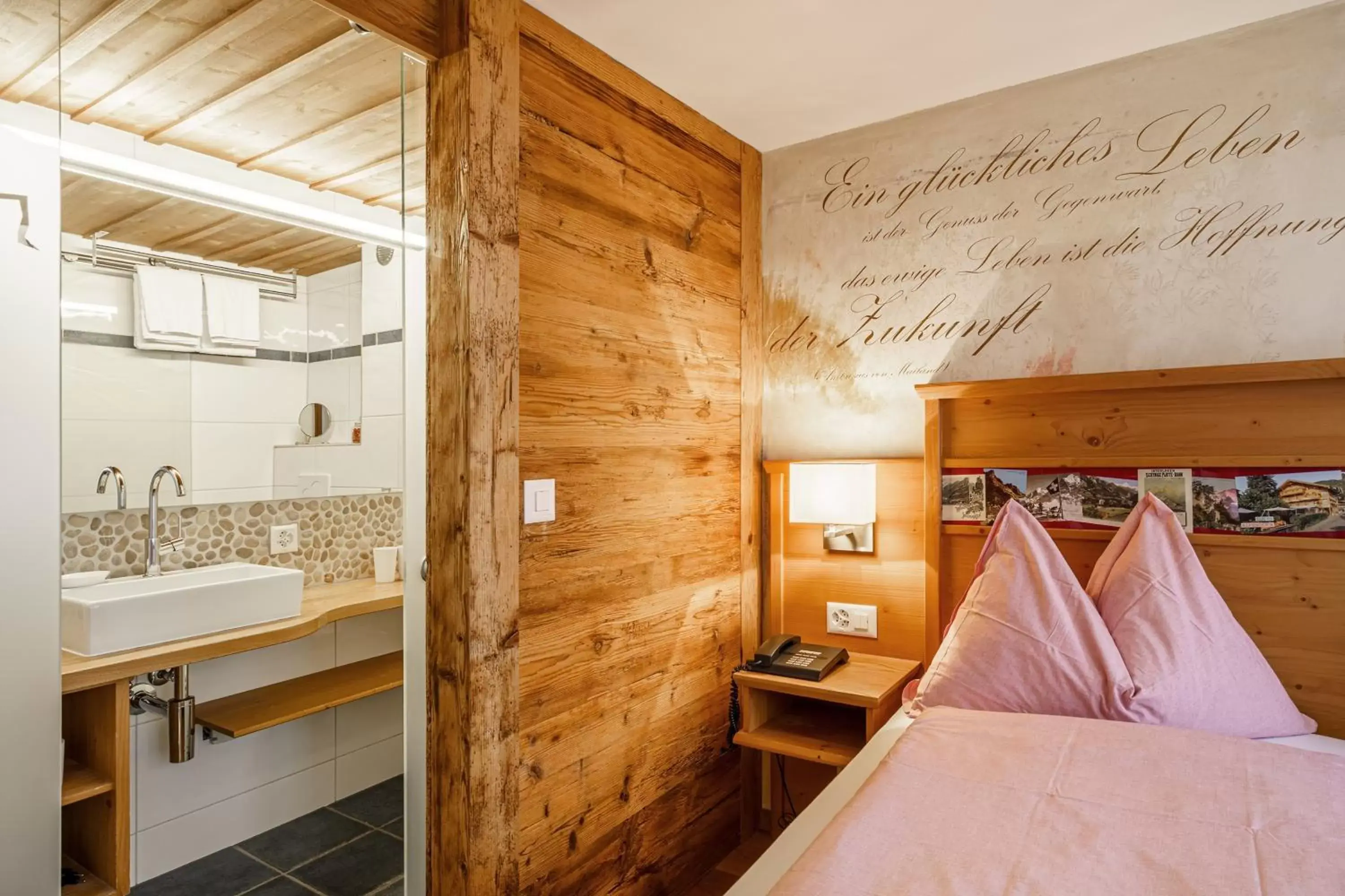 Superior Double Room in Alpenblick Hotel & Restaurant Wilderswil by Interlaken Superior Double Room in Alpenblick Hotel & Restaurant Wilderswil by Interlaken