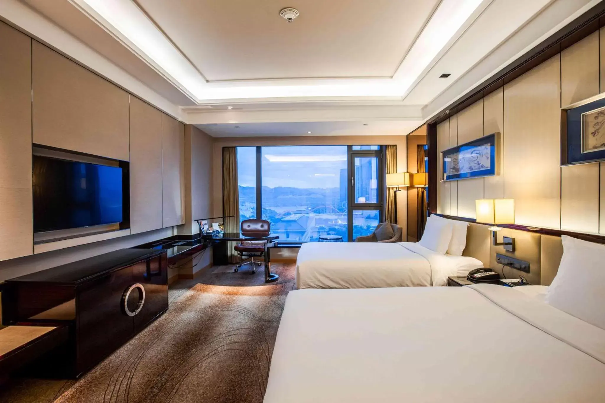 Standard Twin Room with River View in Crowne Plaza Hotel Lanzhou by IHG Standard Twin Room with River View in Crowne Plaza Hotel Lanzhou by IHG