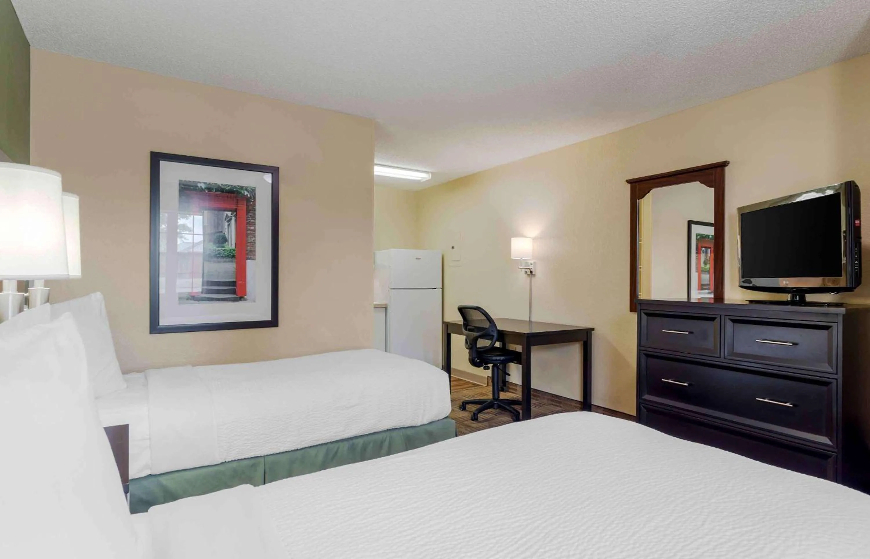 Bedroom, Bed in Extended Stay America Select Suites - Chattanooga - Airport