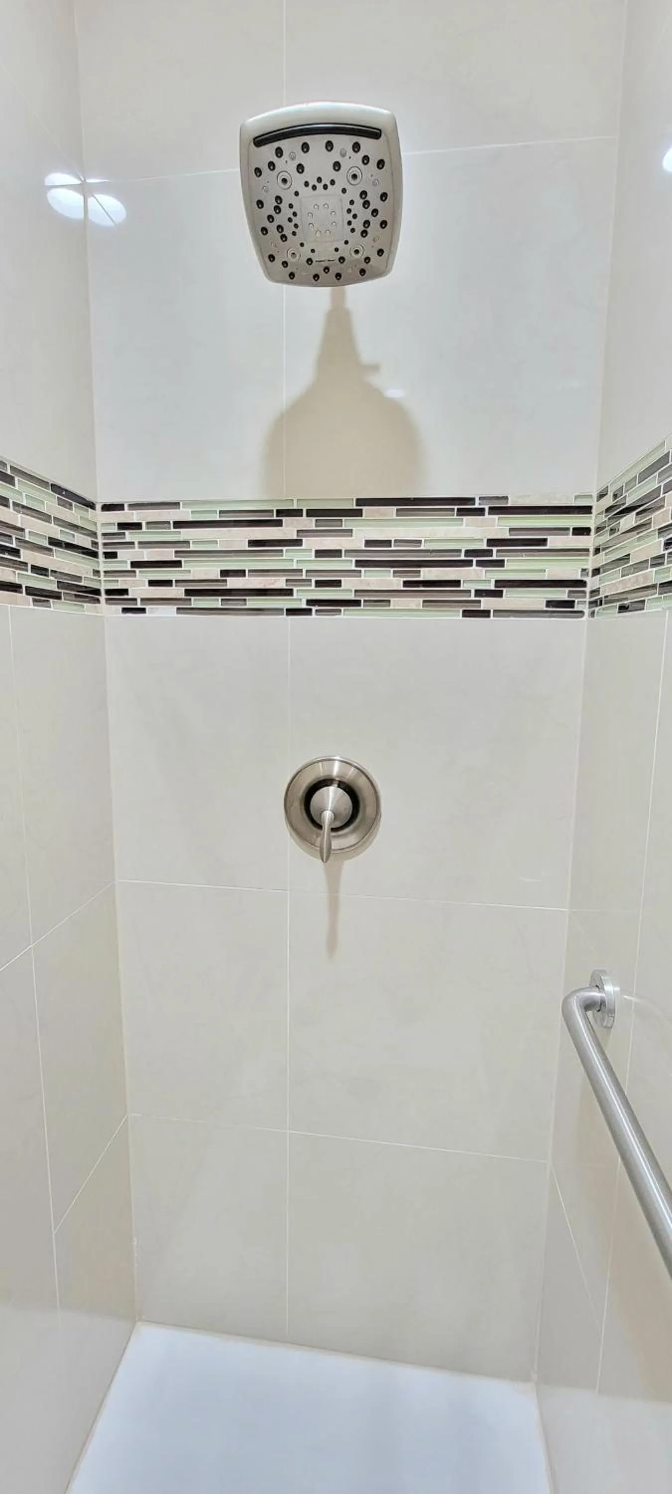 Shower in Lighthouse Inn