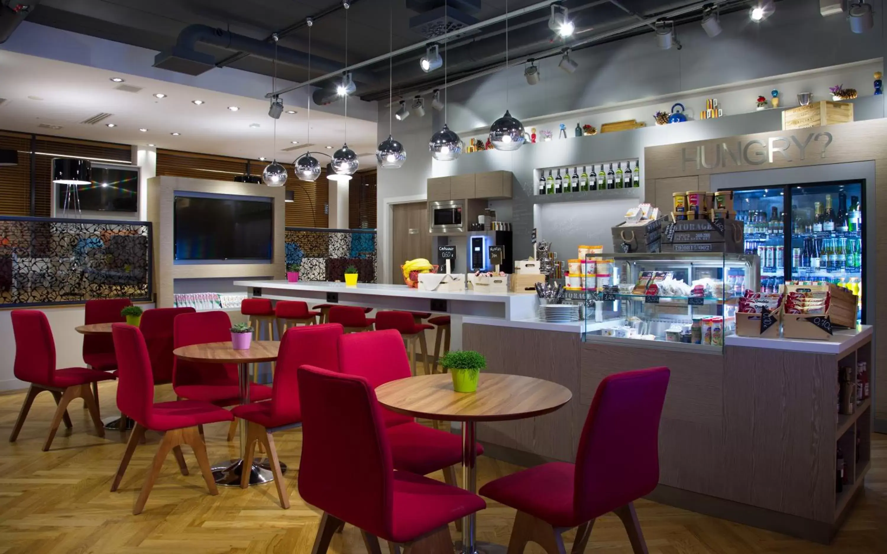 On-site shops, Restaurant/Places to Eat in Park Inn by Radisson Residence Riga Barona