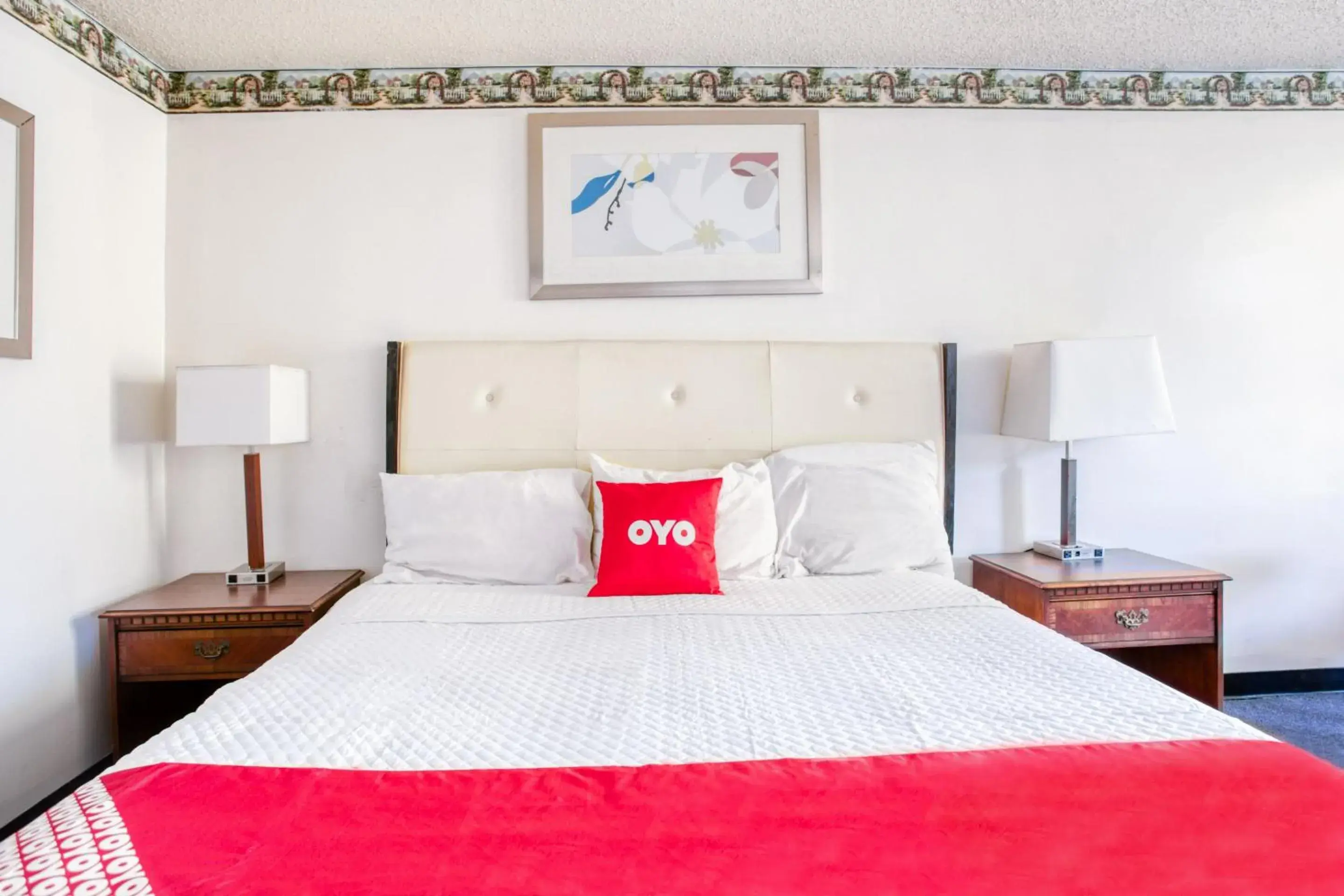 Bedroom, Bed in OYO Hotel Petersburg VA - Templeton