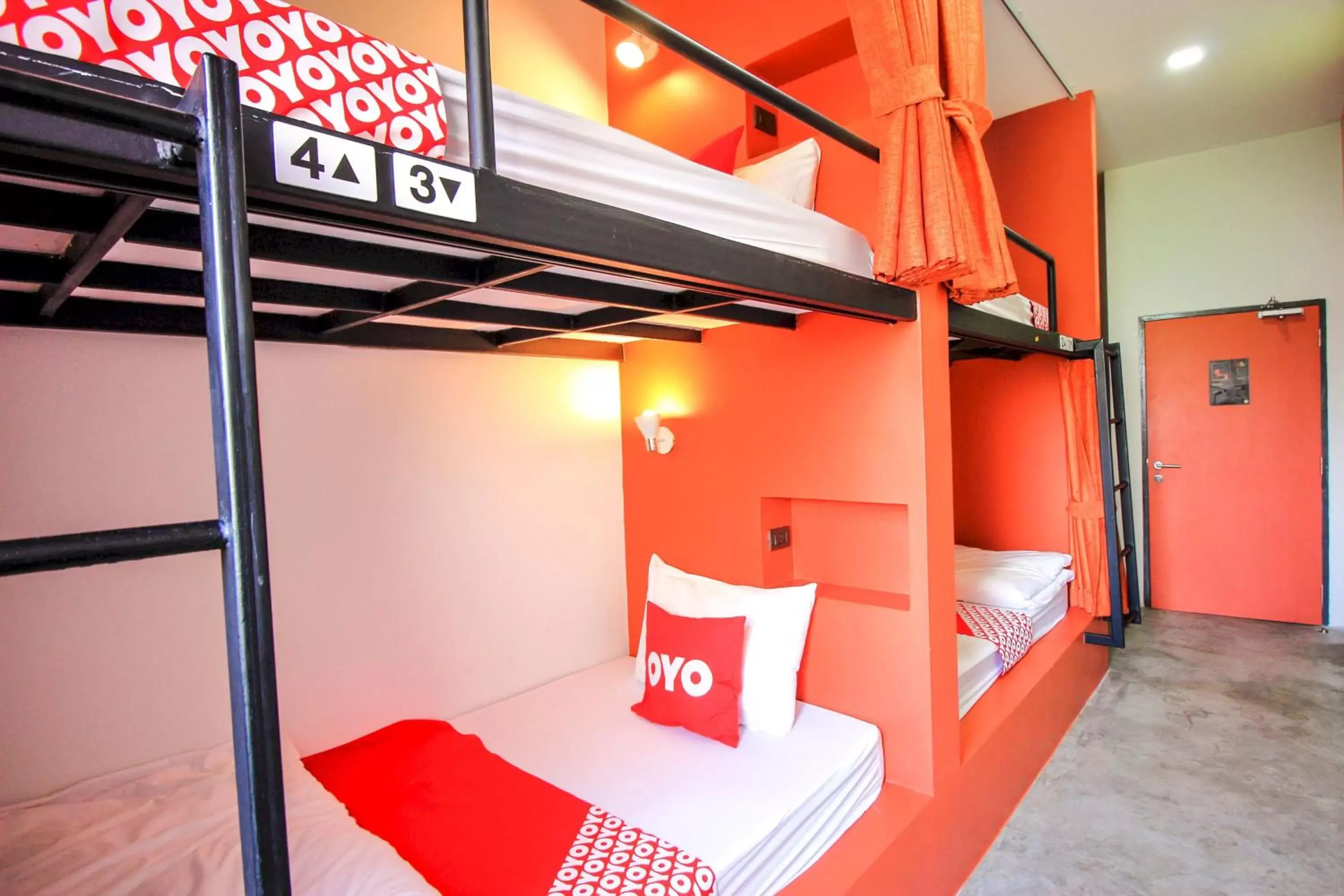 Photo of the whole room, Bunk Bed in Super OYO 426 All Day Hostel at Sukhmvit