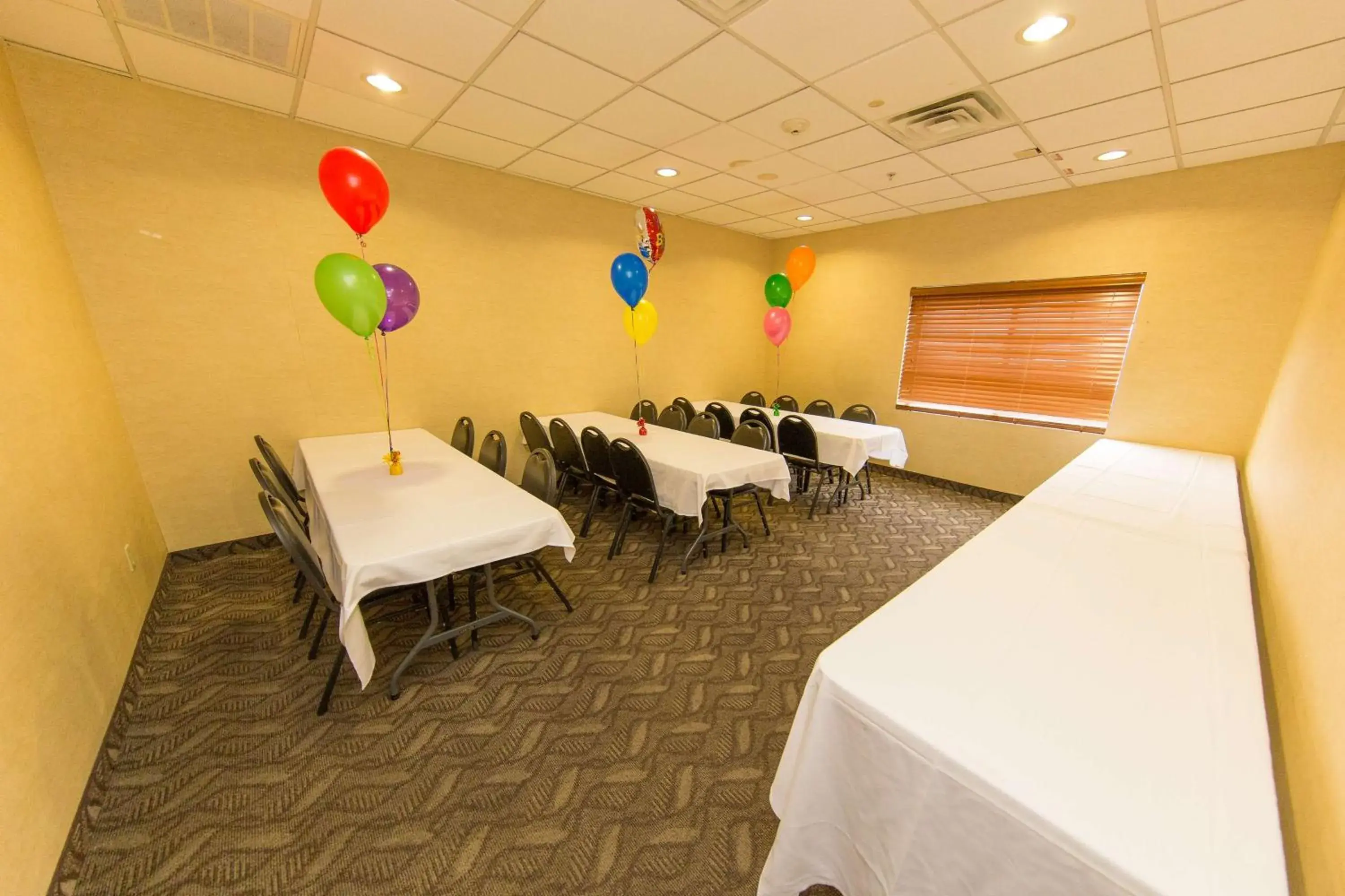 Property building in Best Western Plus Portage Hotel and Suites