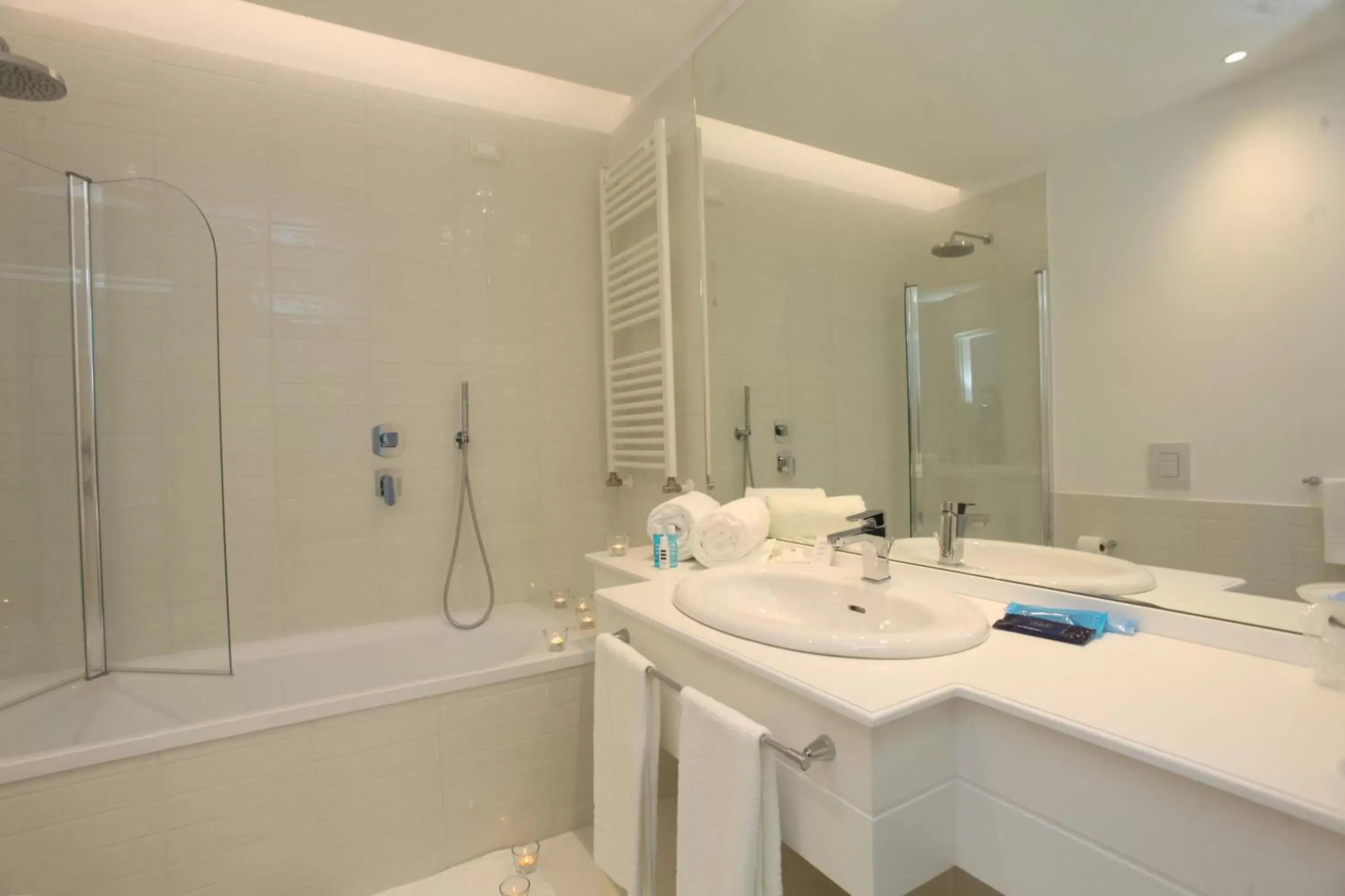 Shower, Bathroom in Hotel Miramare Stabia