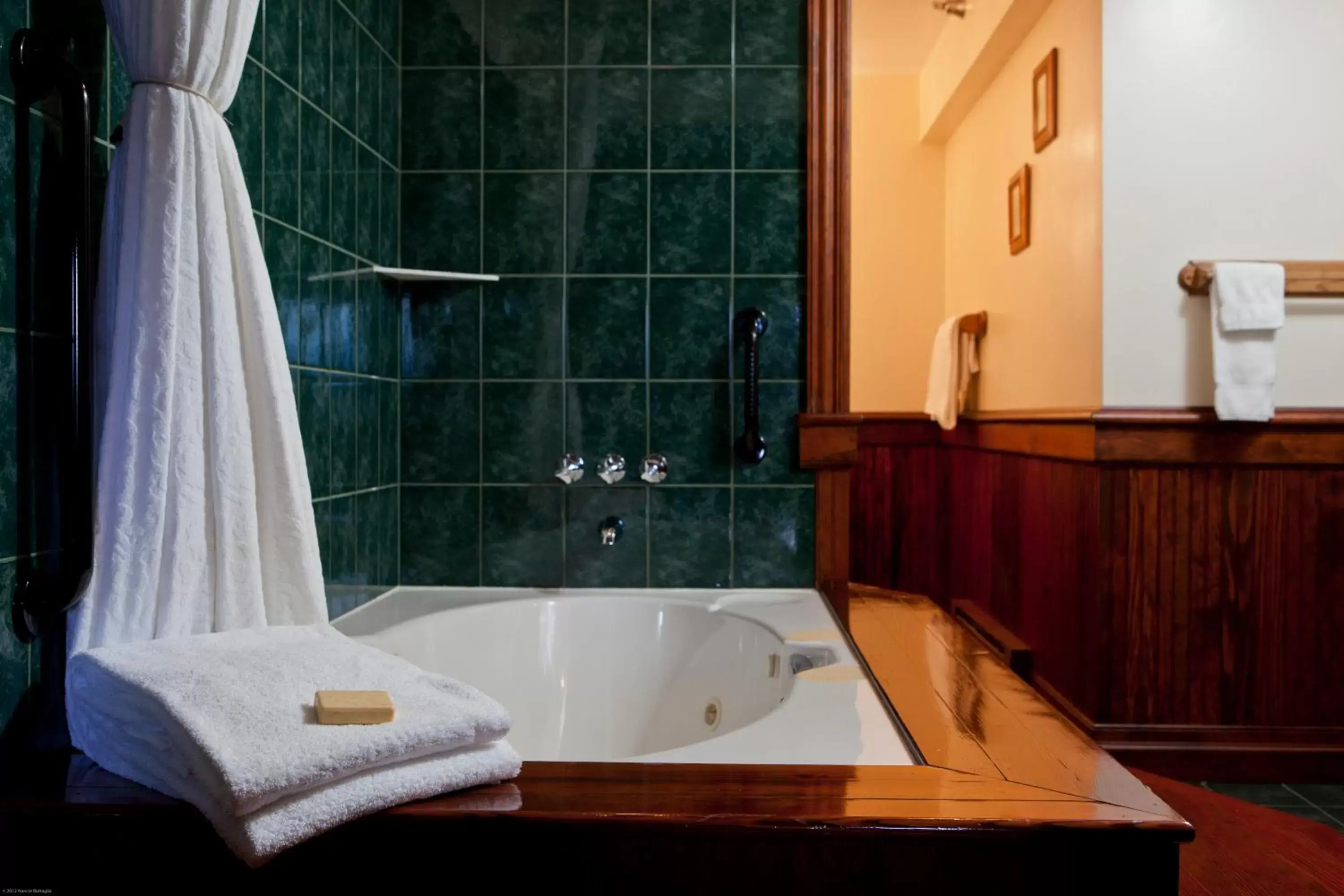 Bathroom in Mirror Lake Inn Resort and Spa