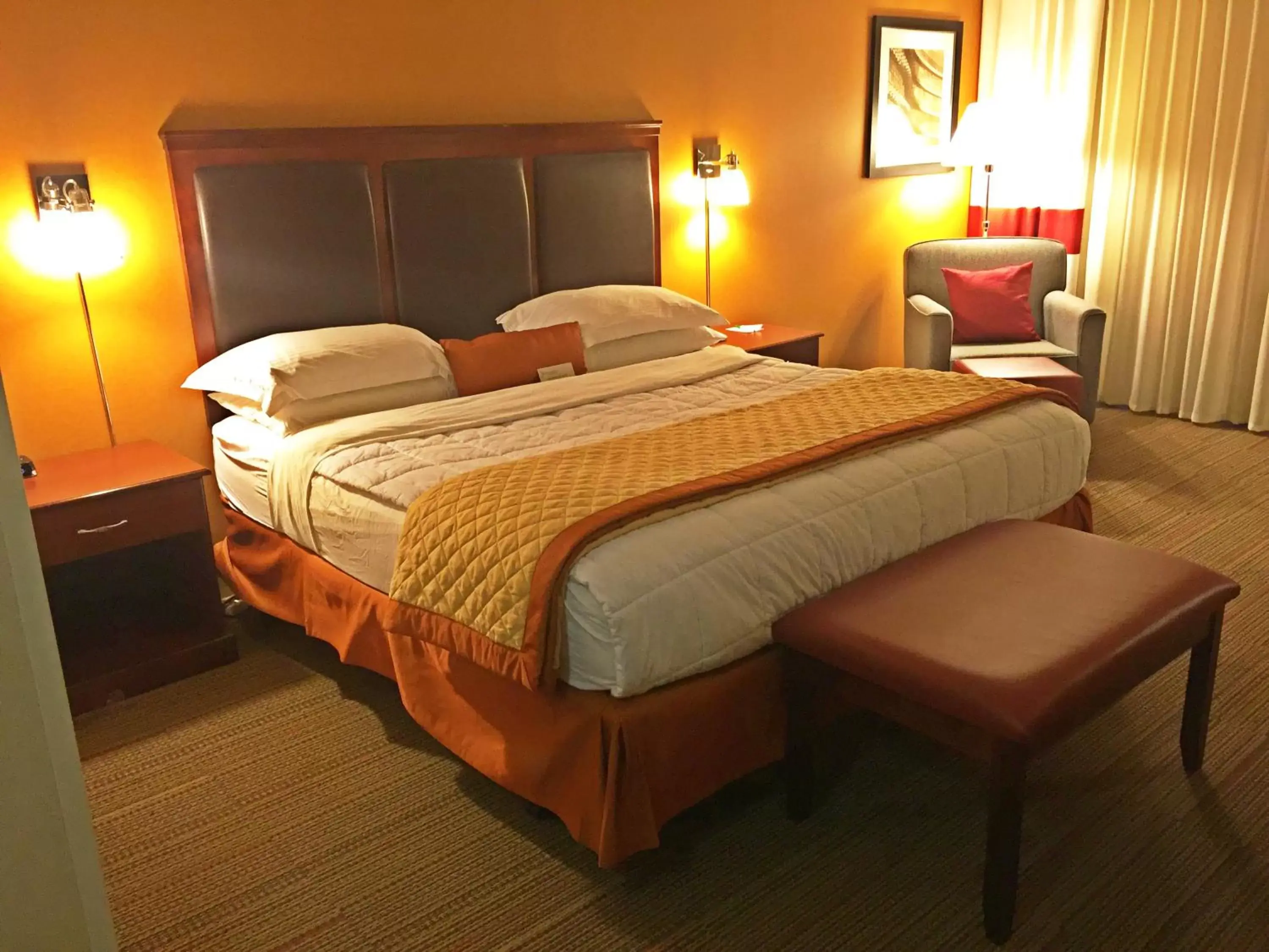 Bedroom, Bed in Wyndham Garden Inn Pittsburgh Airport