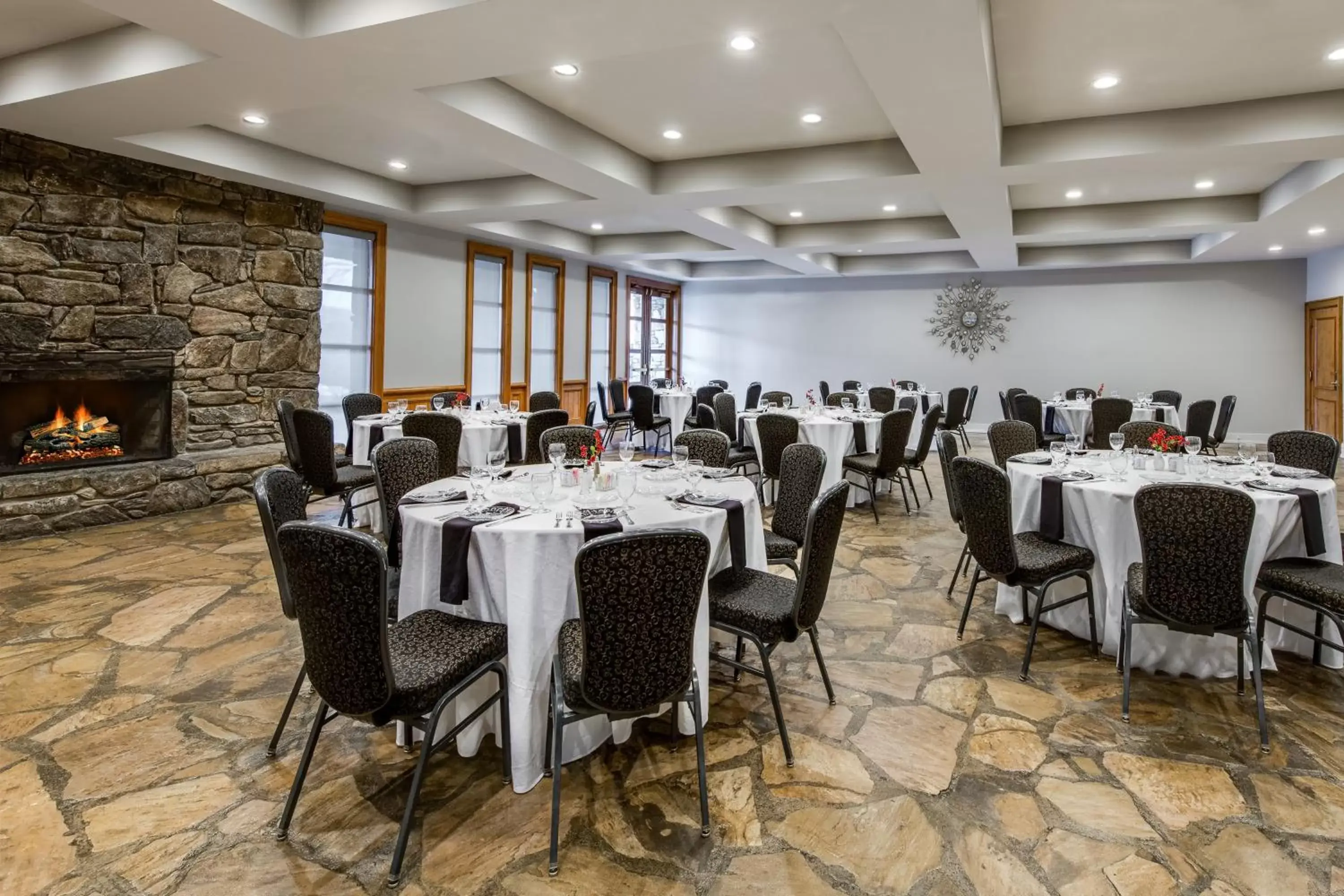 Banquet/Function facilities, Restaurant/Places to Eat in Crowne Plaza Resort Asheville, an IHG Hotel