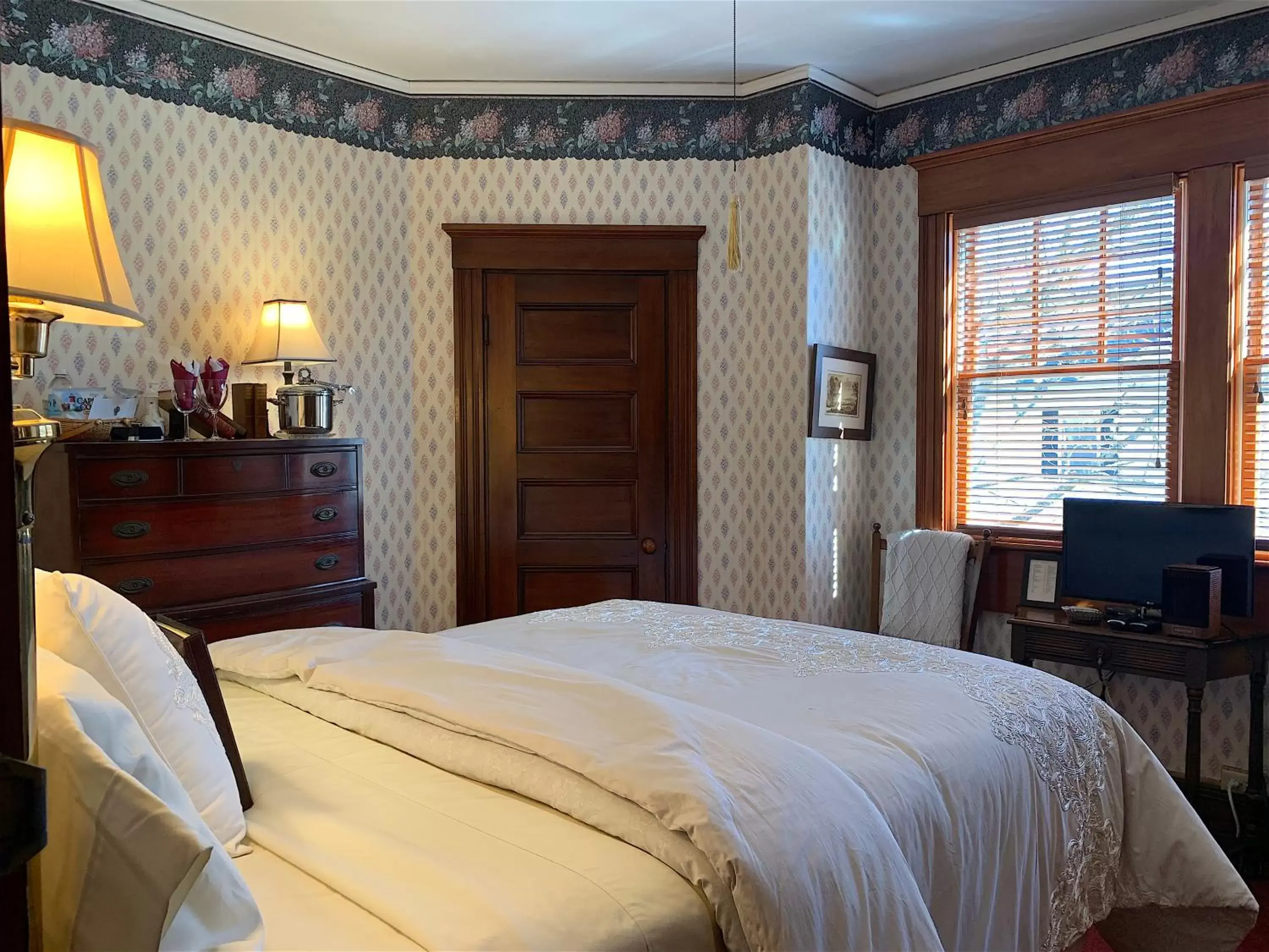 Bed in Palmer House Inn