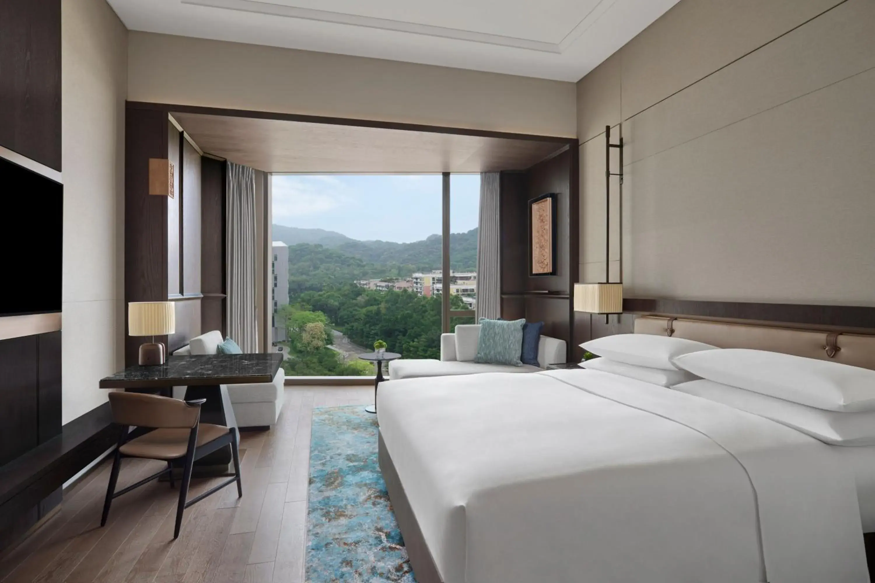 Photo of the whole room, Mountain View in Guangzhou Marriott Hotel Baiyun
