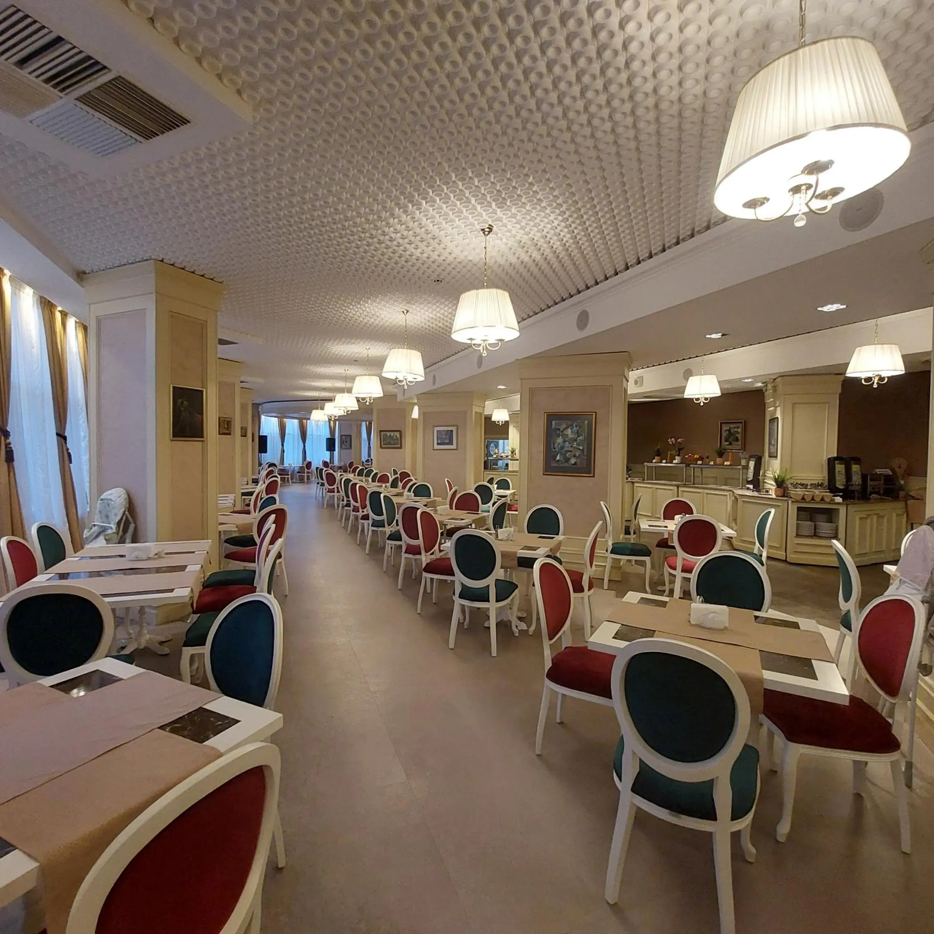 Restaurant/Places to Eat in Hissar Spa Hotel