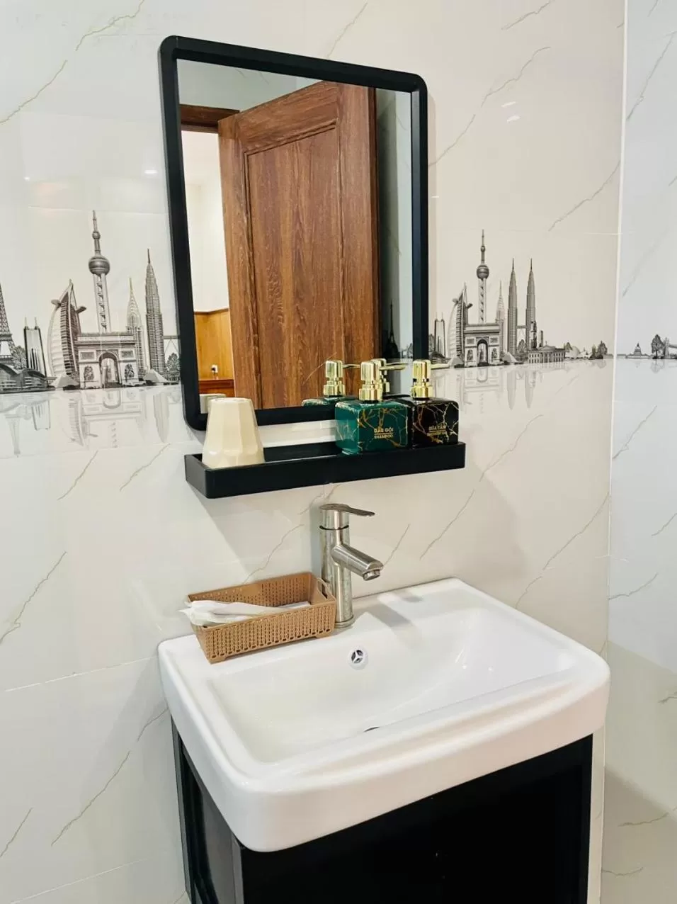 Bathroom in Nhu Y Hotel