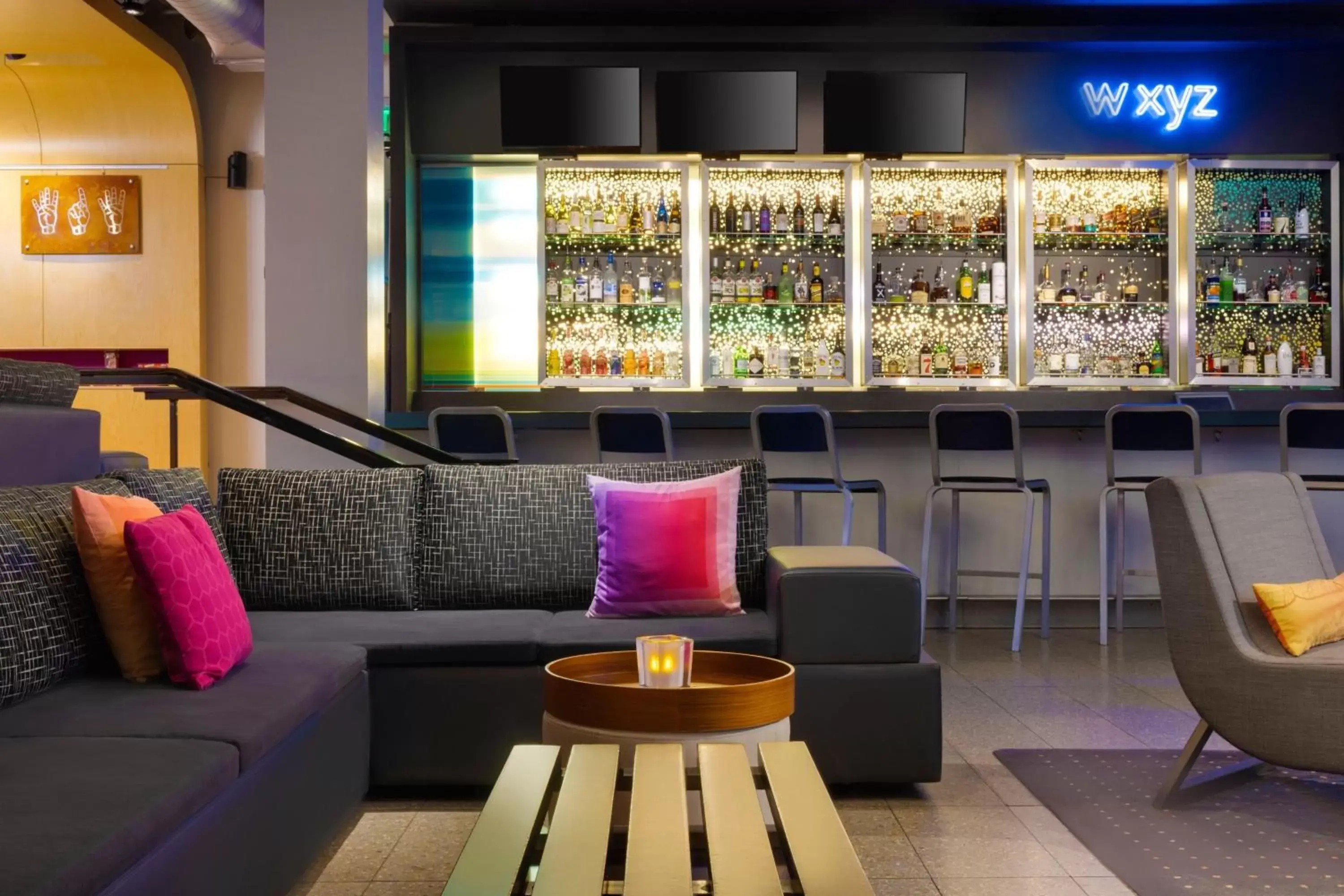 Lounge or bar, Lounge/Bar in aloft Hotel Milwaukee Downtown