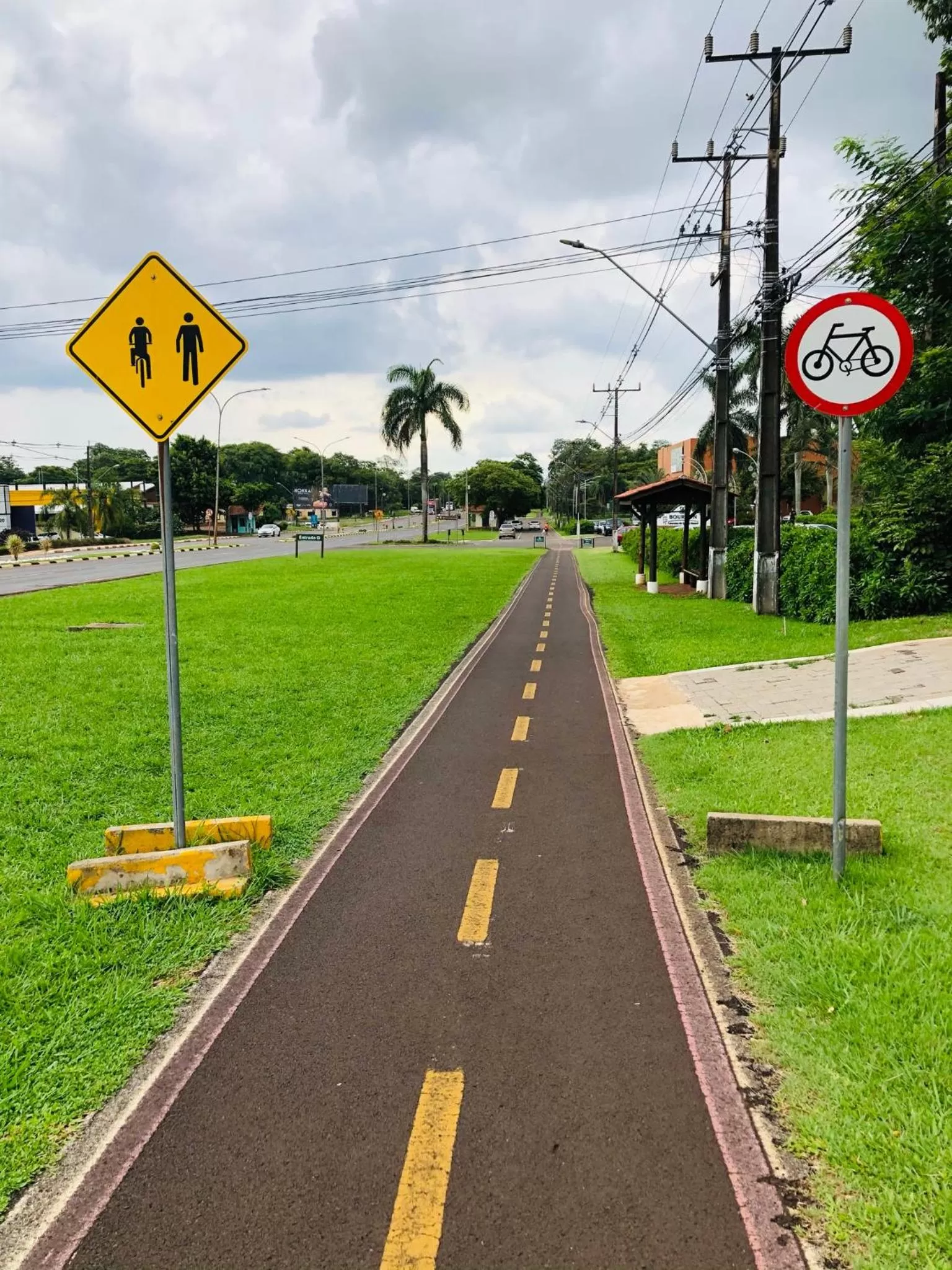 Cycling in Viale Cataratas Hotel & Eventos