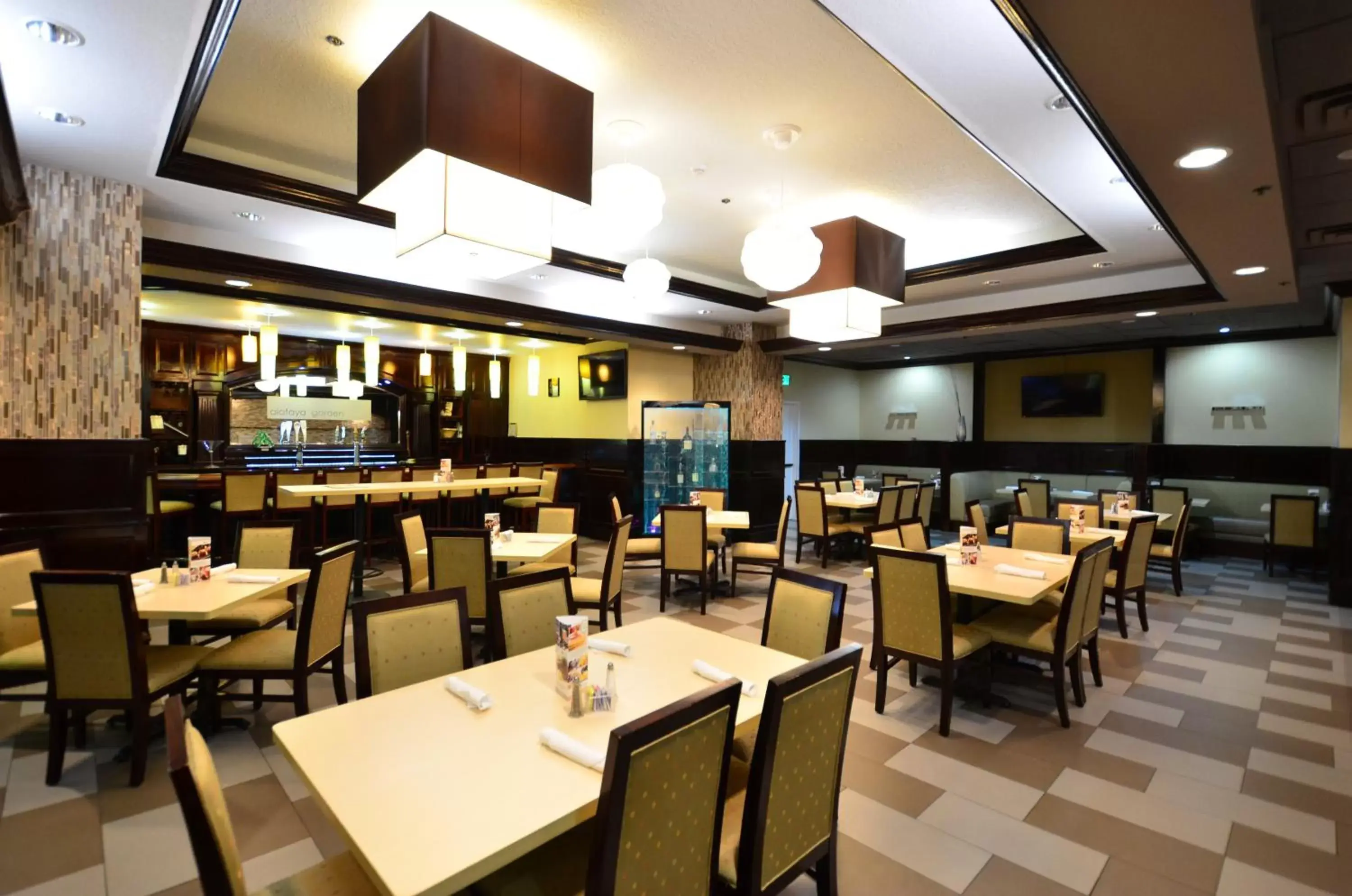 Restaurant/Places to Eat in Holiday Inn Orlando East-UCF Area, an IHG Hotel