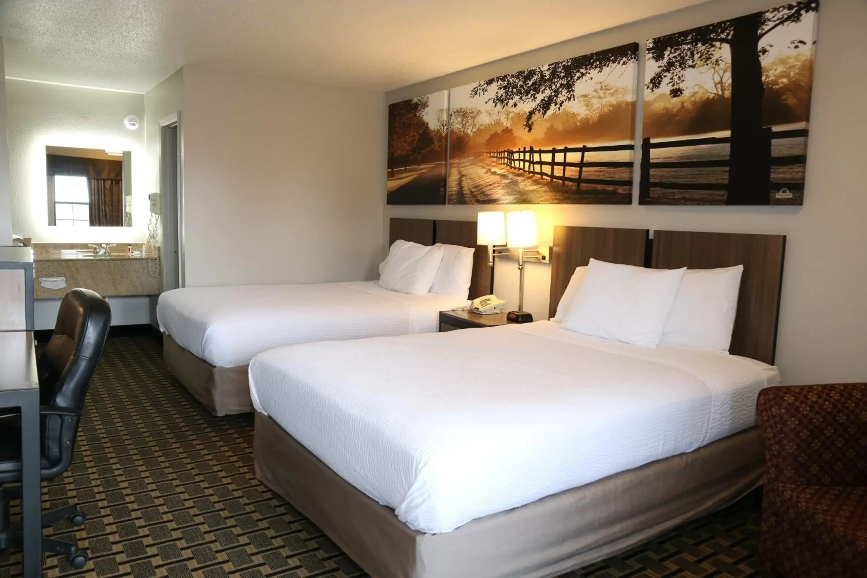 Photo of the whole room, Bed in Days Inn by Wyndham Monroe