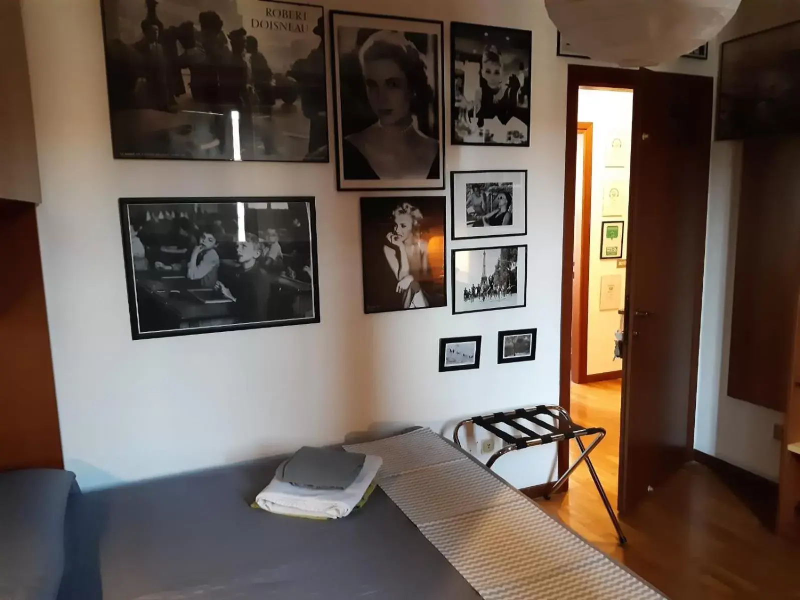 Photo of the whole room in B&B Il Glicine di Basiglio