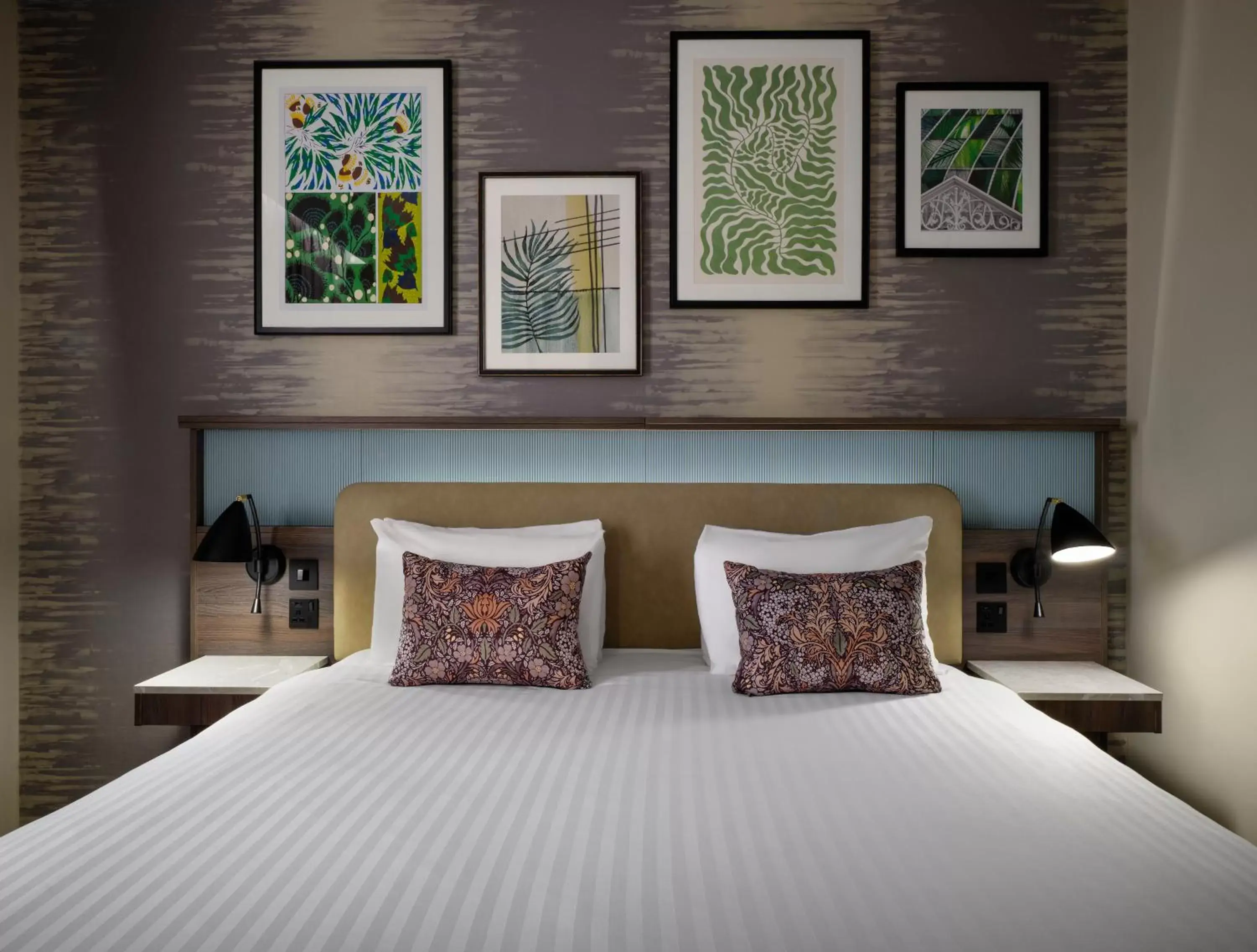 Decorative detail, Bed in Leonardo Hotel Glasgow - Formerly Jurys Inn