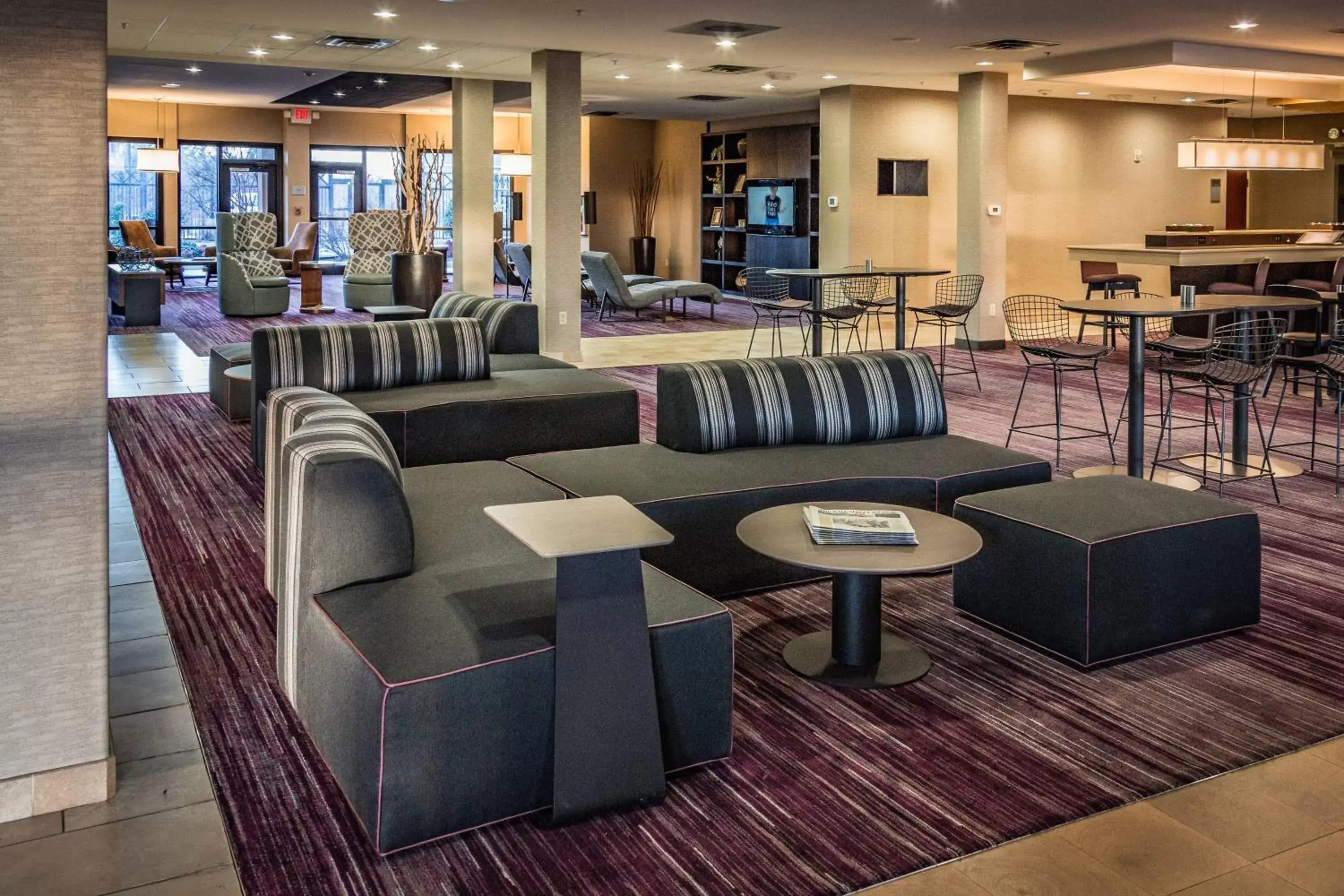 Lobby or reception, Lounge/Bar in Courtyard by Marriott Norman