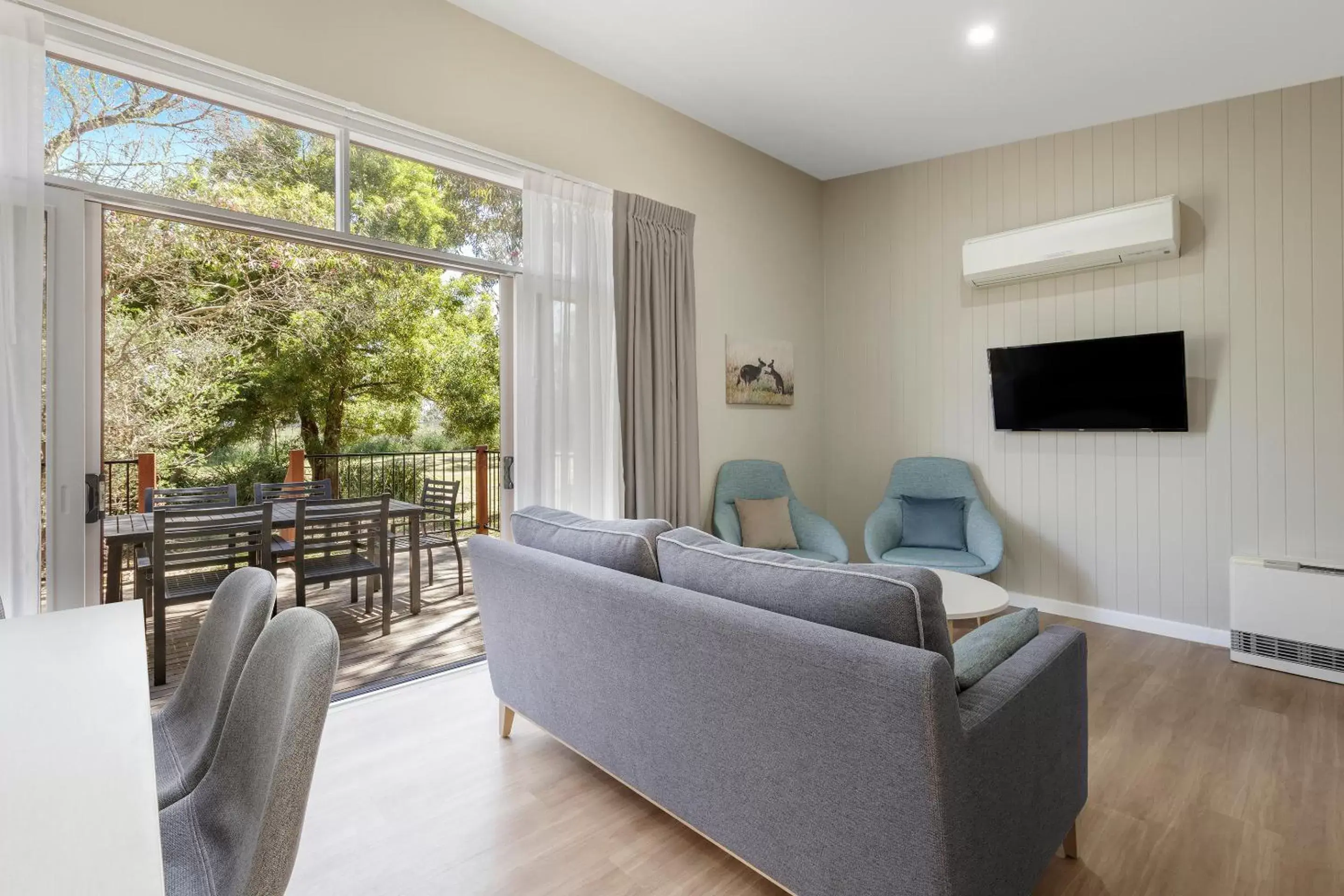 Living room, Seating Area in Ramada Resort by Wyndham Phillip Island