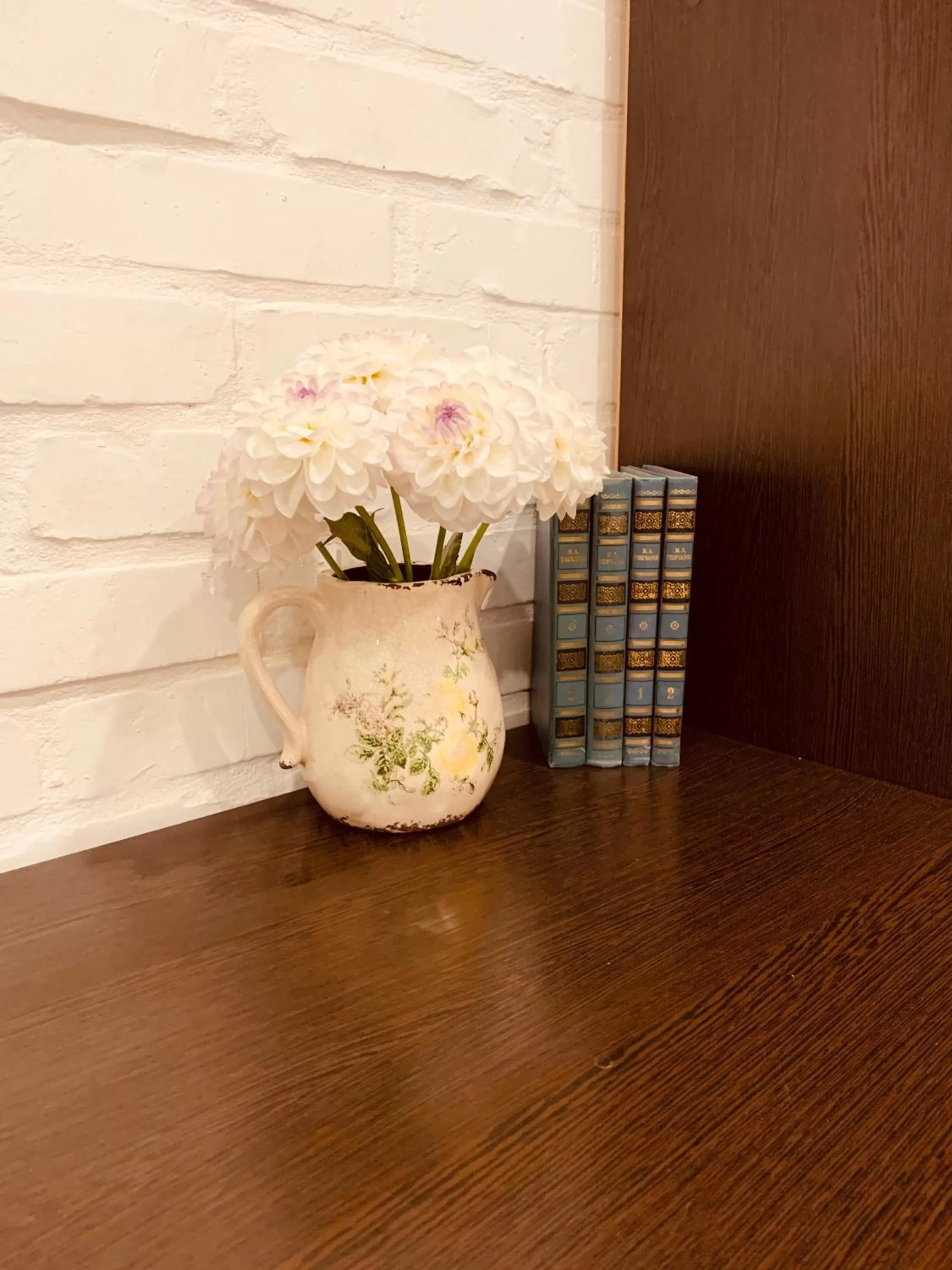 locker in WINE & ROSE BOUTIQUE HOTEL