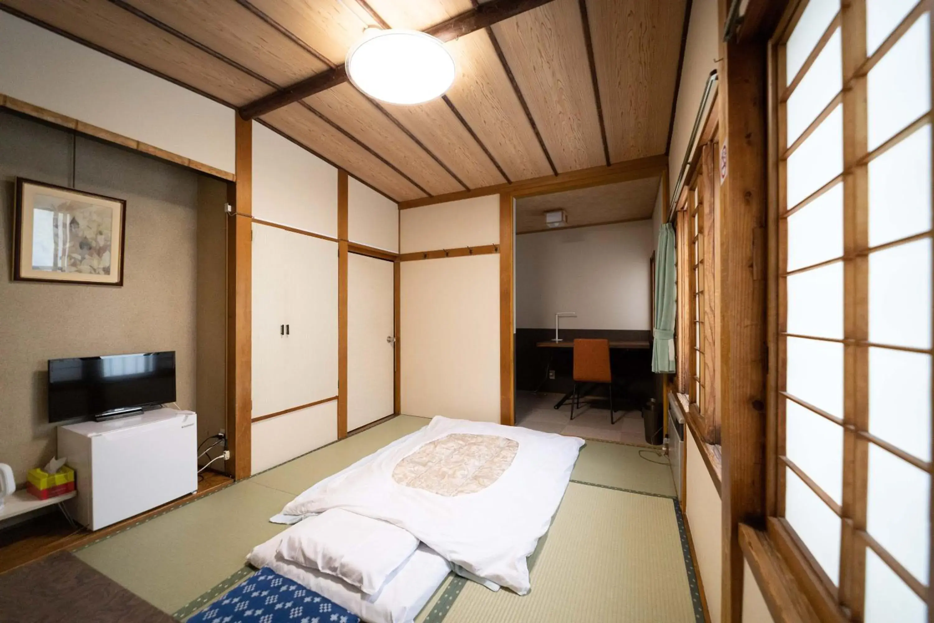 Photo of the whole room, Bed in Yoshidaya Ryokan