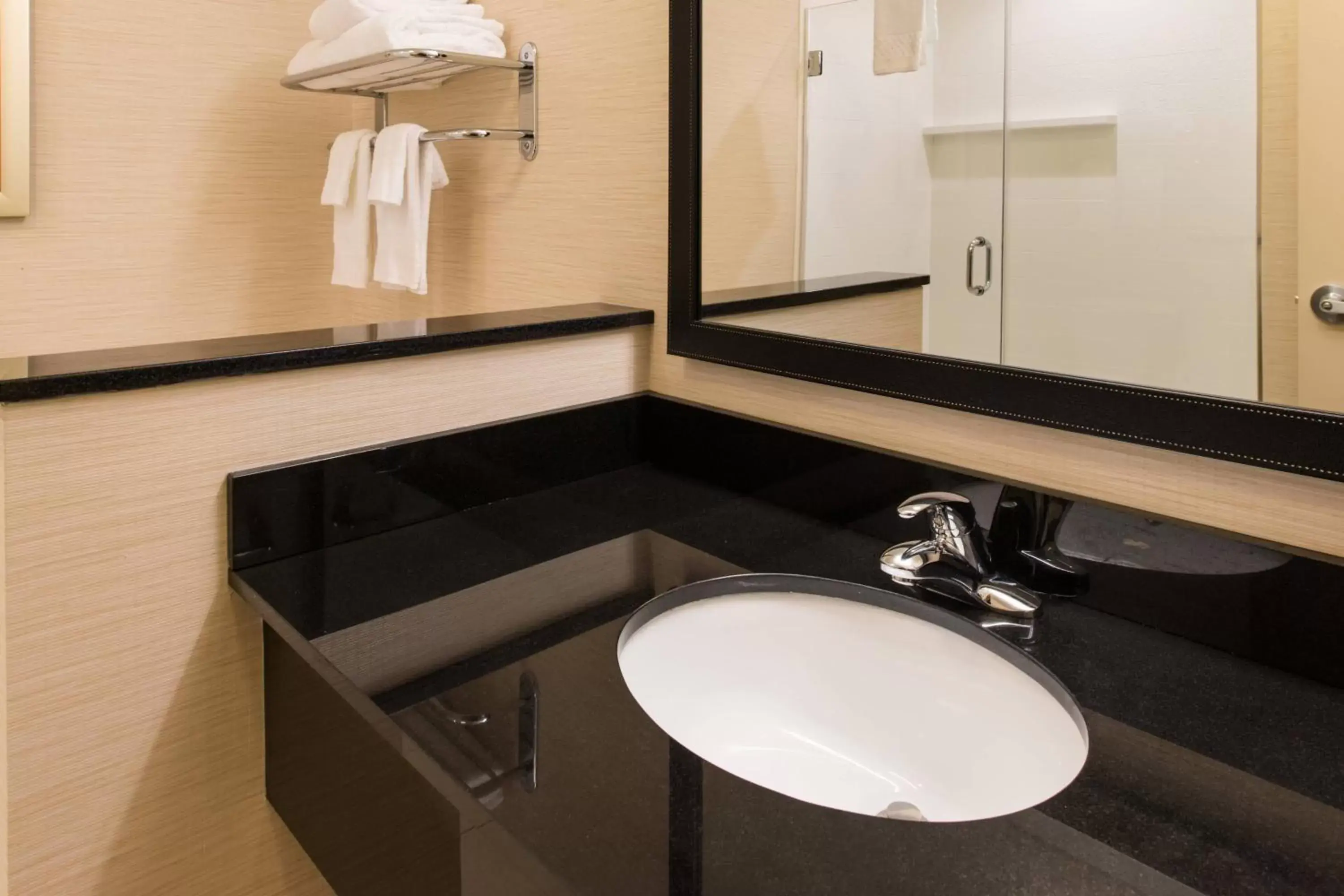 Bathroom in Fairfield Inn & Suites by Marriott Utica