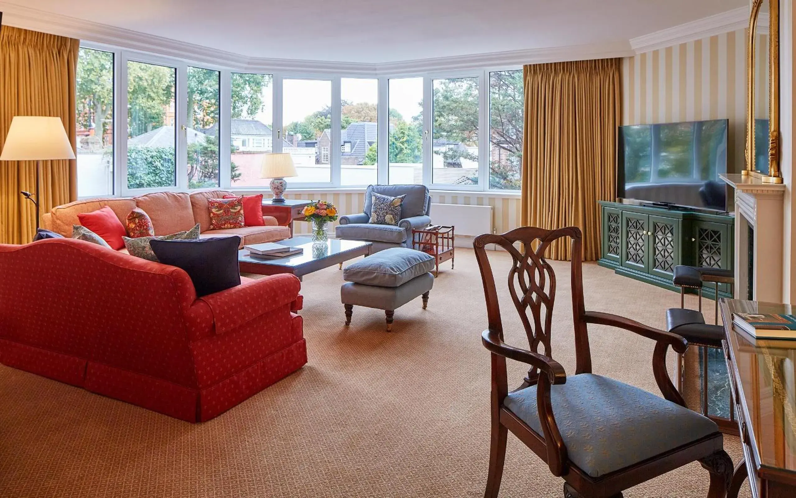 Living room, Seating Area in Cheval Thorney Court