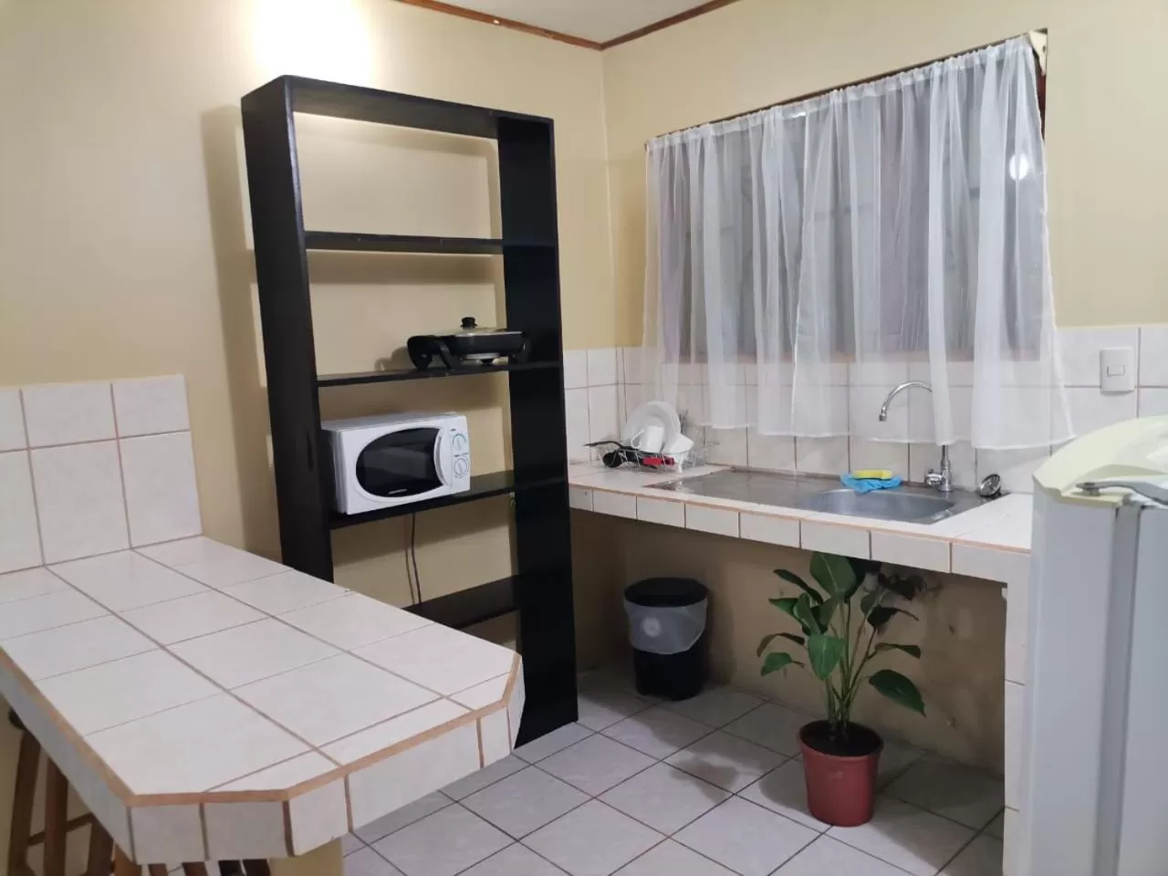 Kitchen or kitchenette in HOTEL Apartamentos Herradura #7,#9