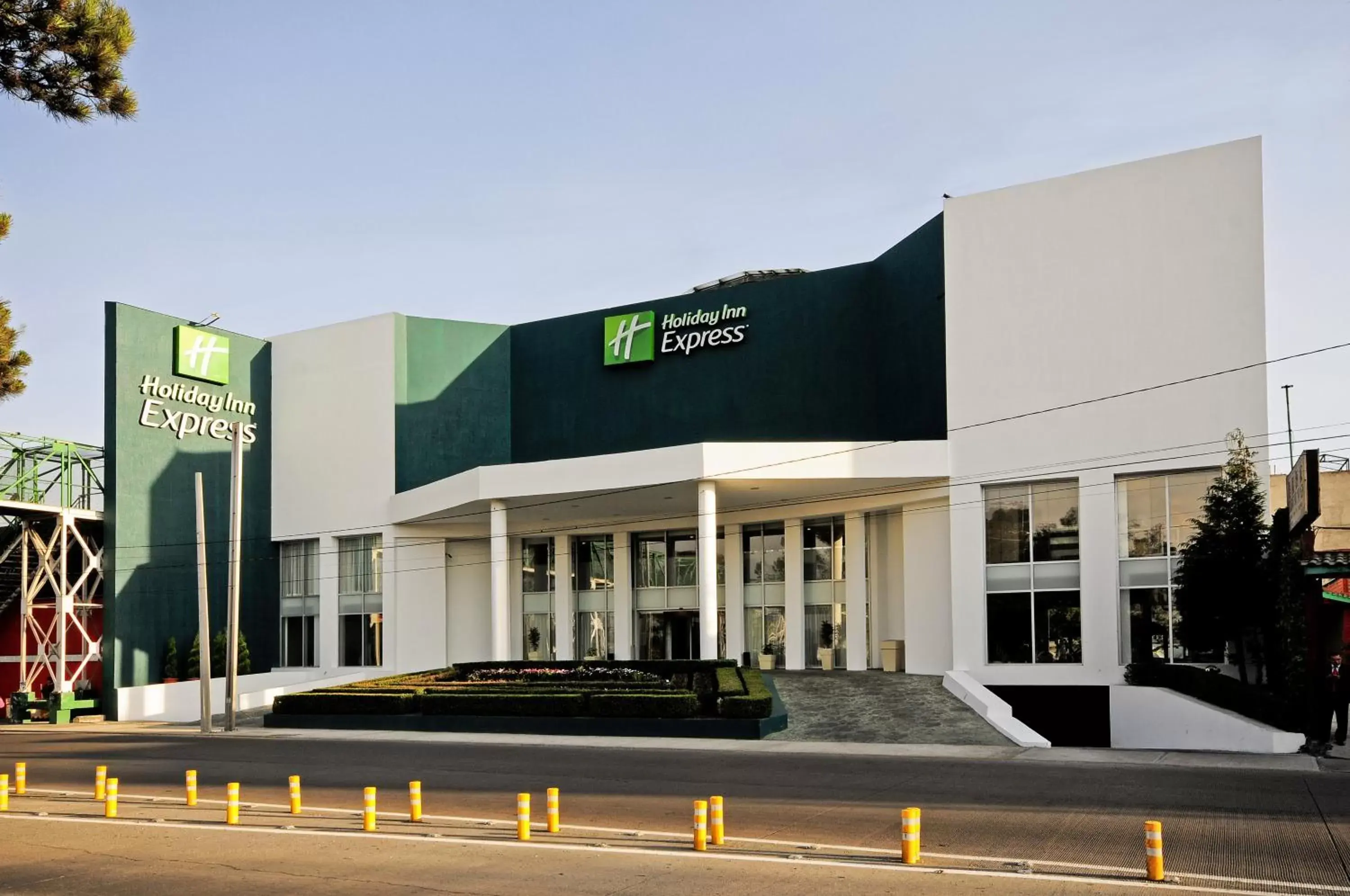 Property building in Holiday Inn Express Toluca, an IHG Hotel