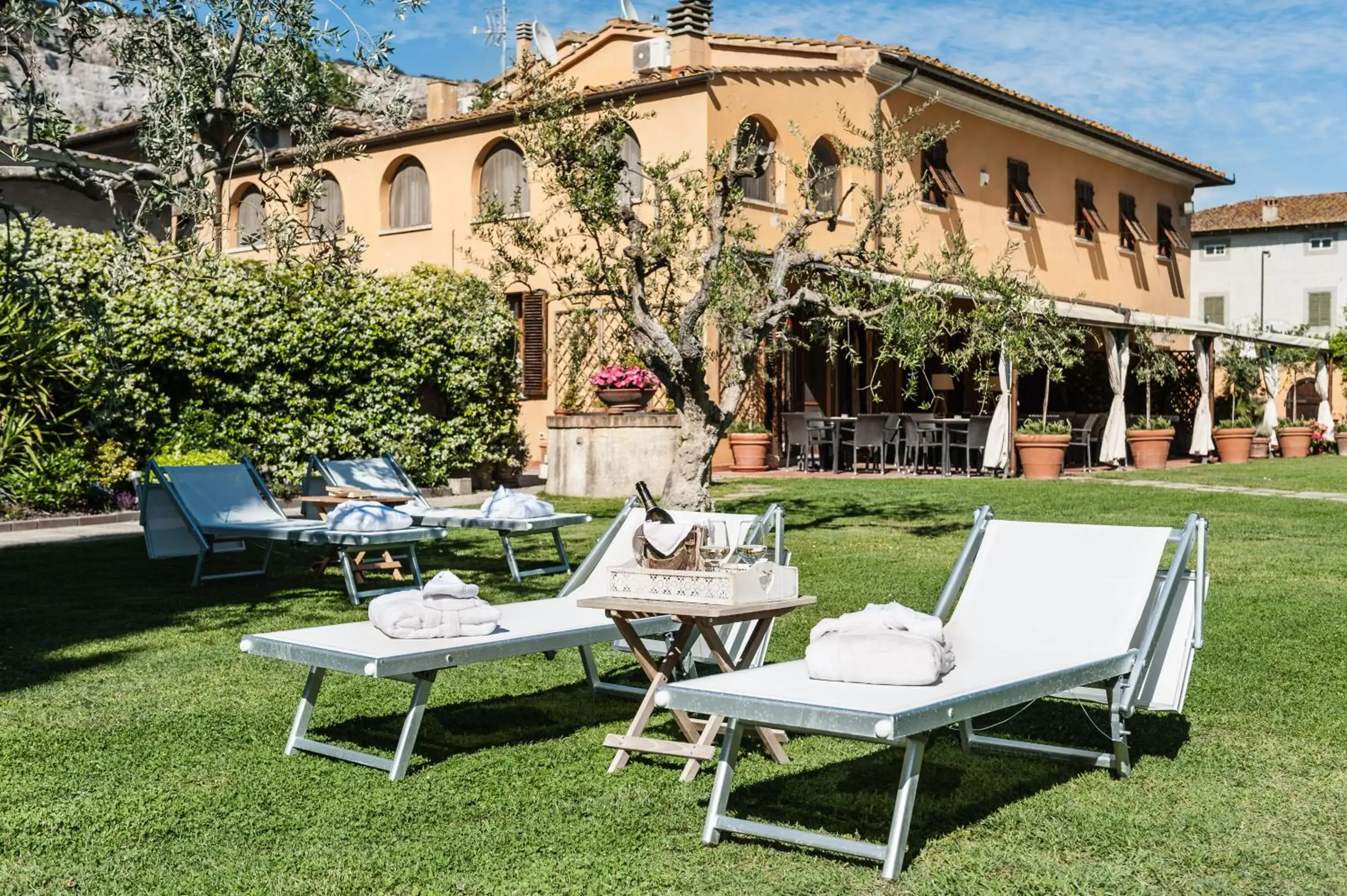 Garden in Giardino della Pieve Relais