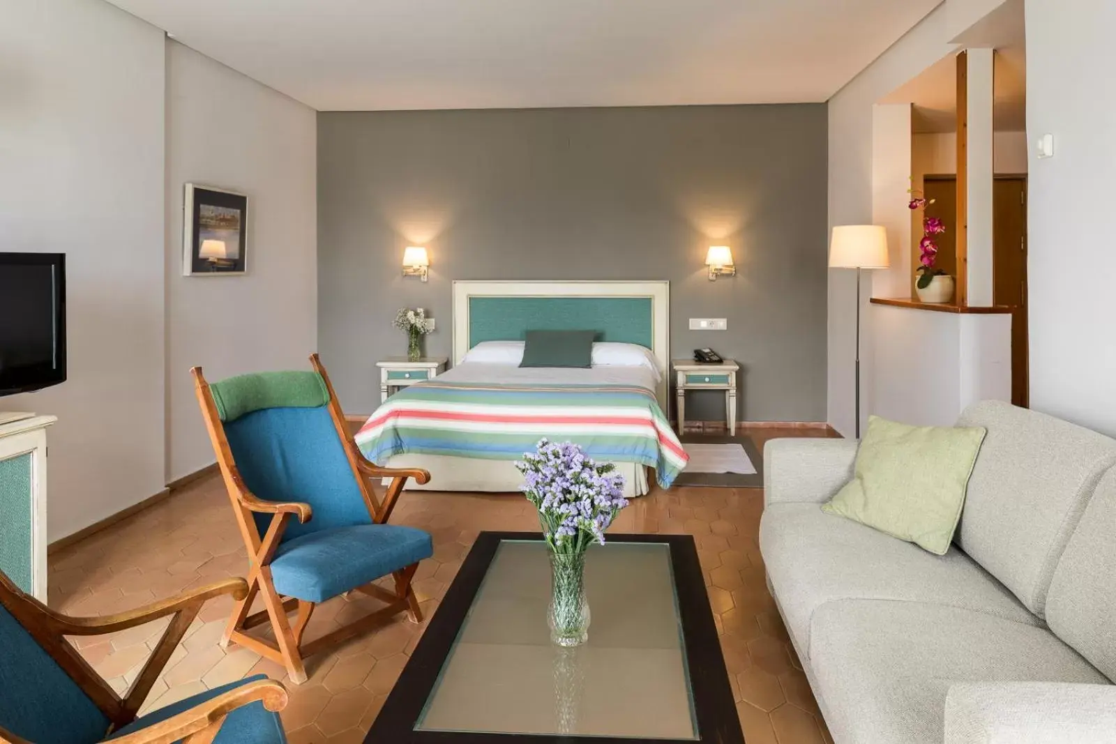 Photo of the whole room, Bed in Parador de Ayamonte Photo of the whole room, Bed in Parador de Ayamonte