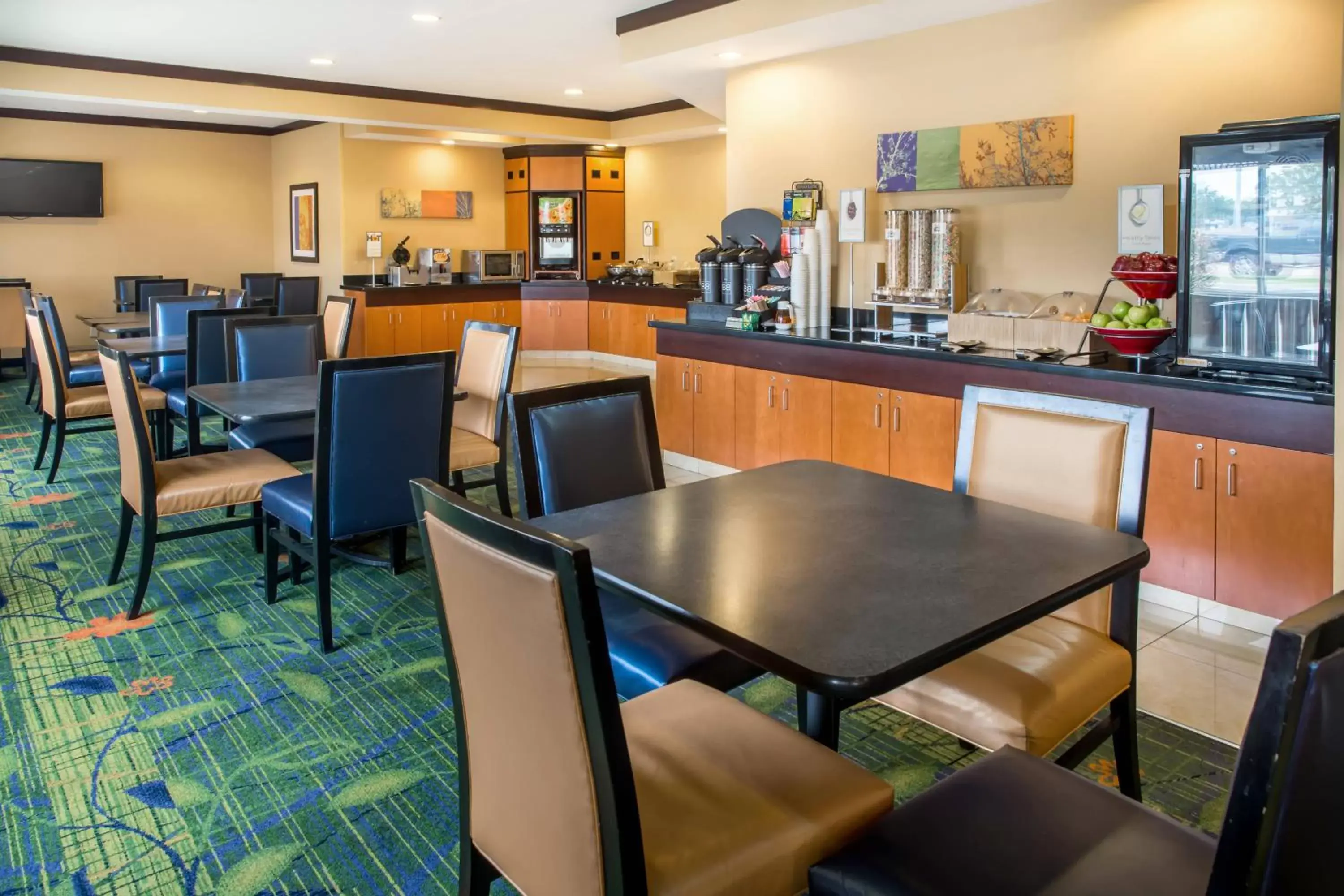 Breakfast, Restaurant/Places to Eat in Fairfield Inn & Suites Canton