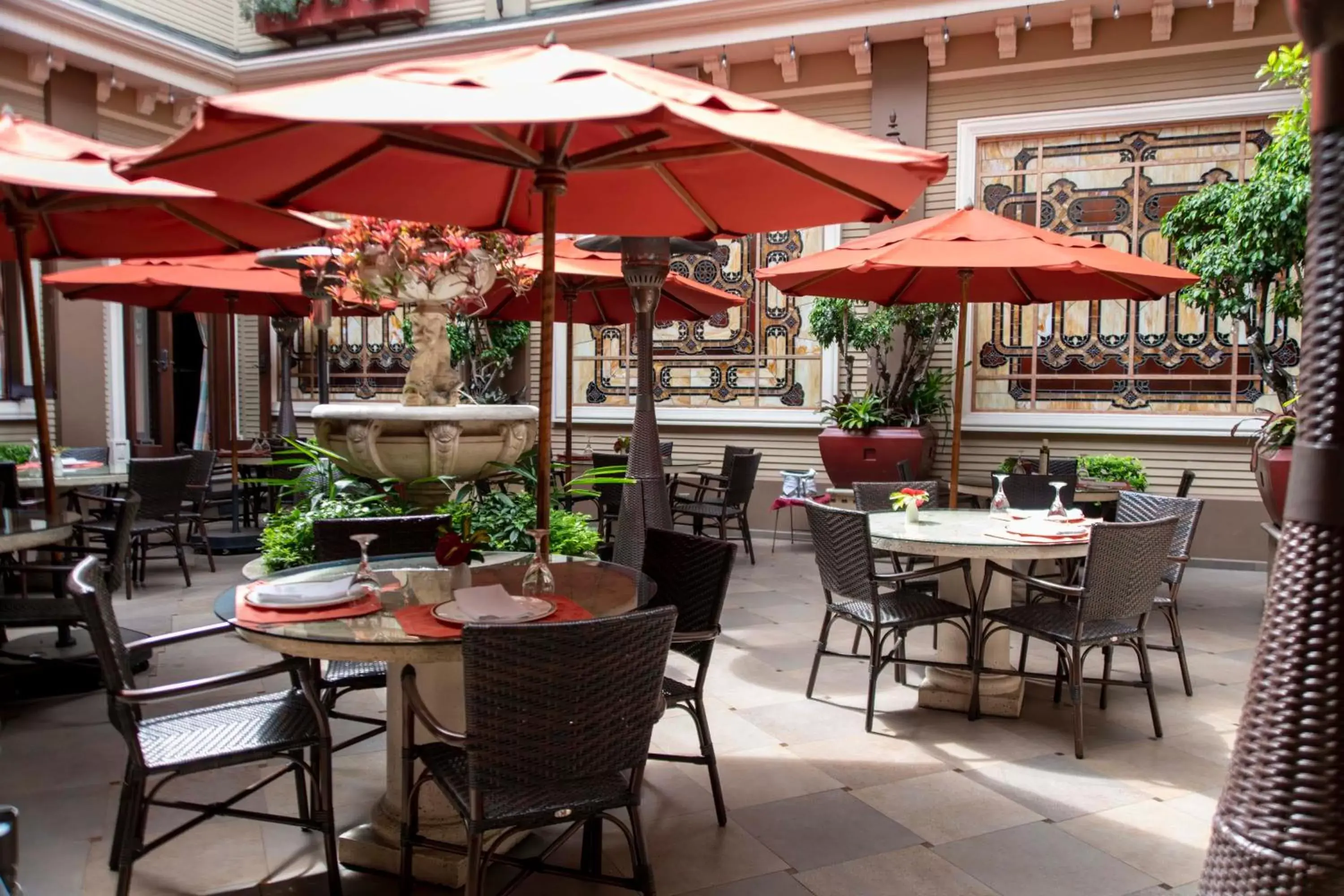 Patio, Restaurant/Places to Eat in Hotel Grano de Oro