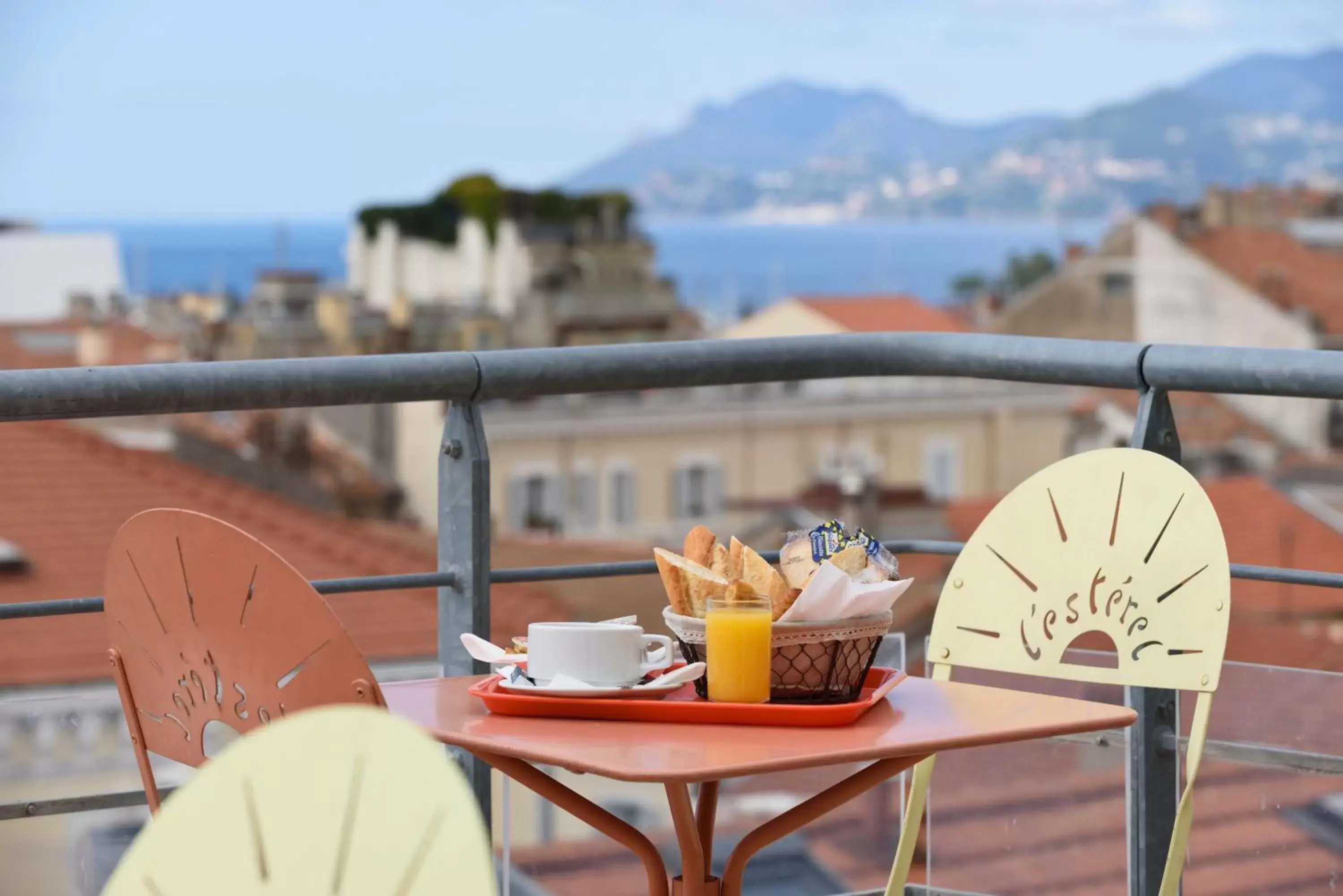 City view, Balcony/Terrace in L'Esterel