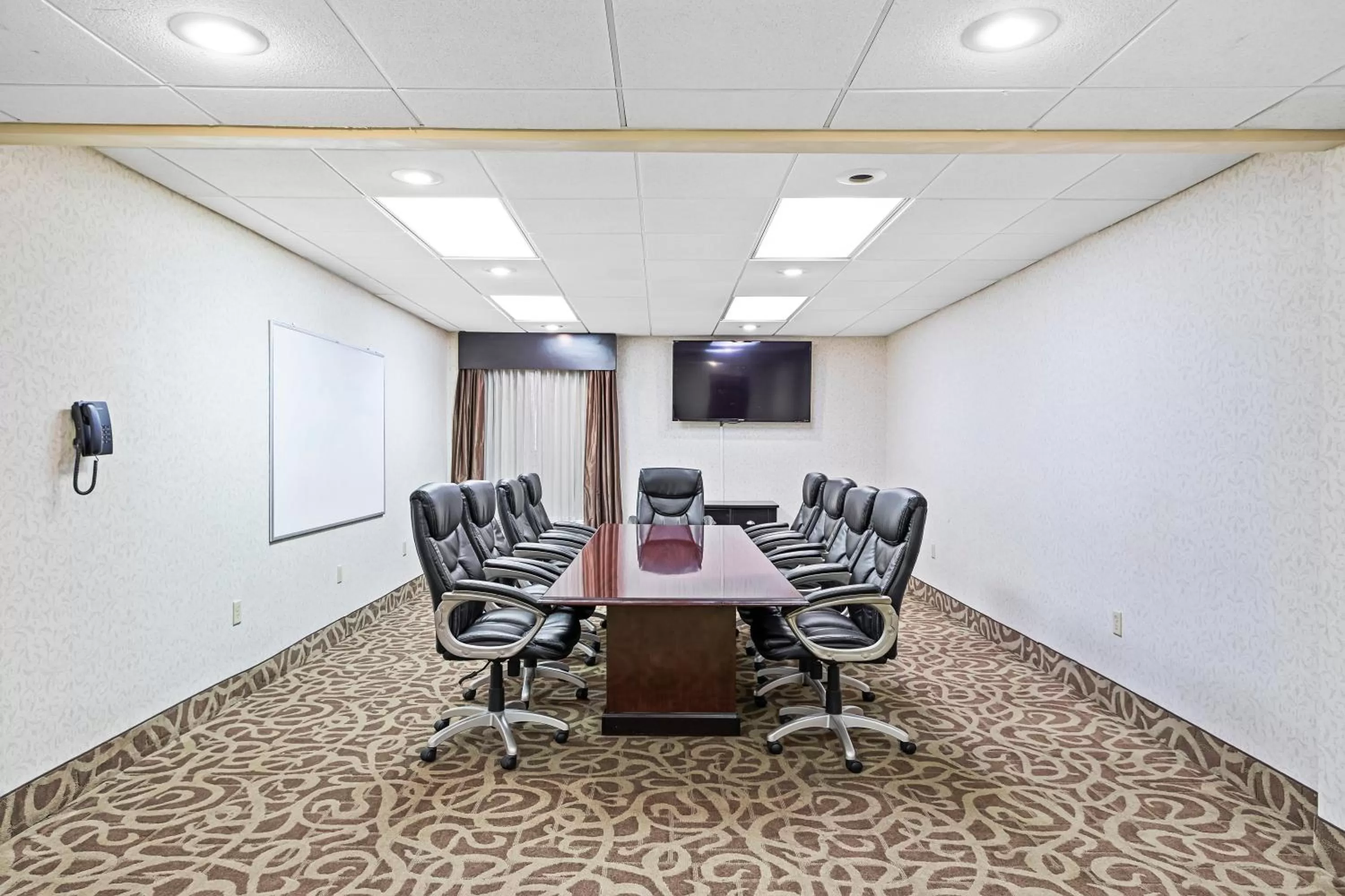 Meeting/conference room in Holiday Inn - St. Petersburg West by IHG