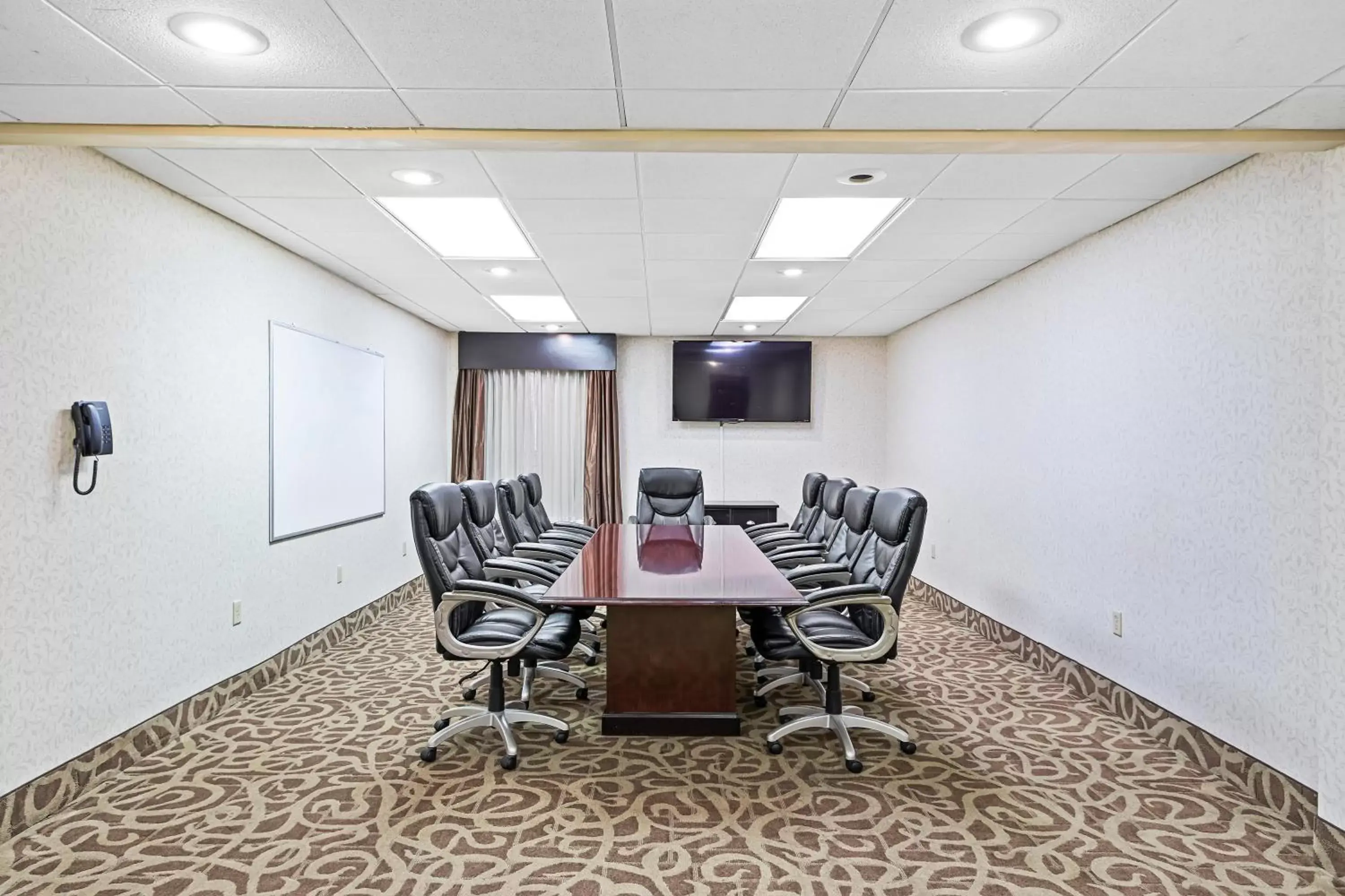 Meeting/conference room in Holiday Inn - St. Petersburg West, an IHG Hotel